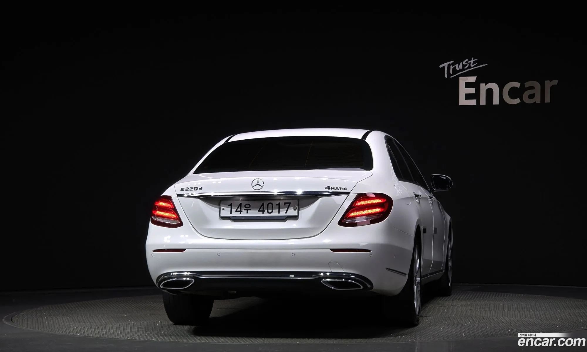 Benz E-Class W213 E220D 4Matic Exclusive - фотография 17071852