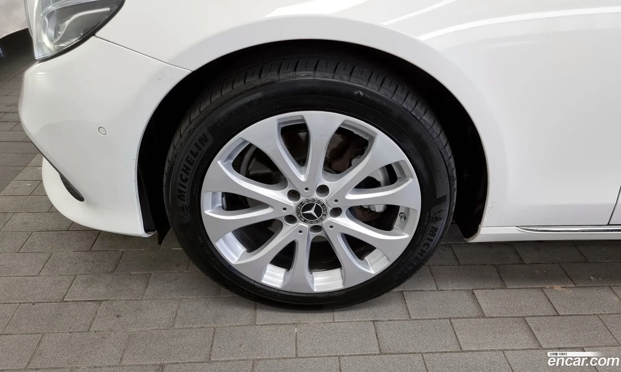 Benz E-Class W213 E220D 4Matic Exclusive - фотография 17071853