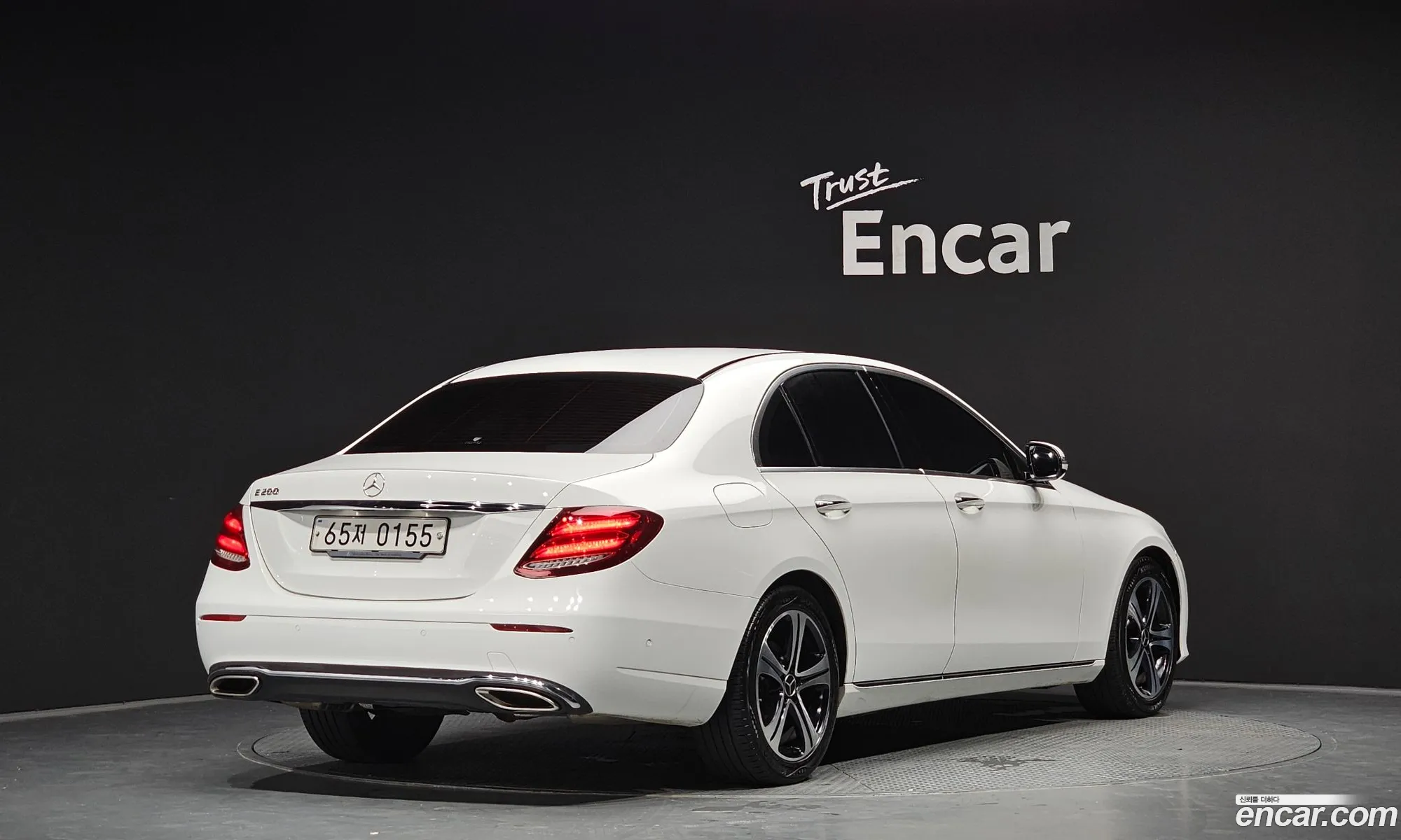 Mercedes-Benz E-Klasse E200 Avant Garde 2017 - фотография 17071826