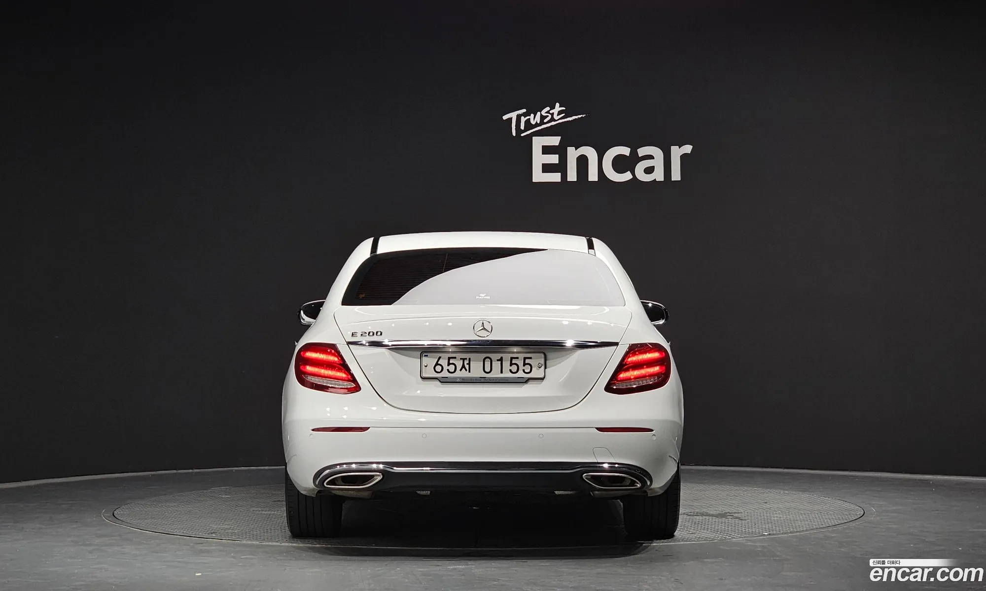 Mercedes-Benz E-Klasse E200 Avant Garde 2017 - фотография 17071828
