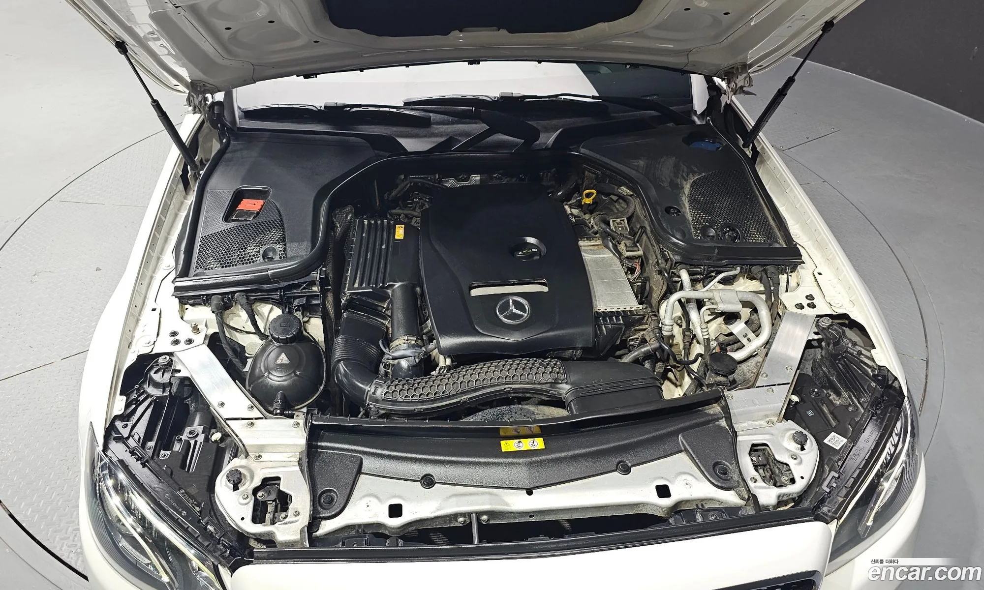Mercedes-Benz E-Klasse E200 Avant Garde 2017 - фотография 17071830