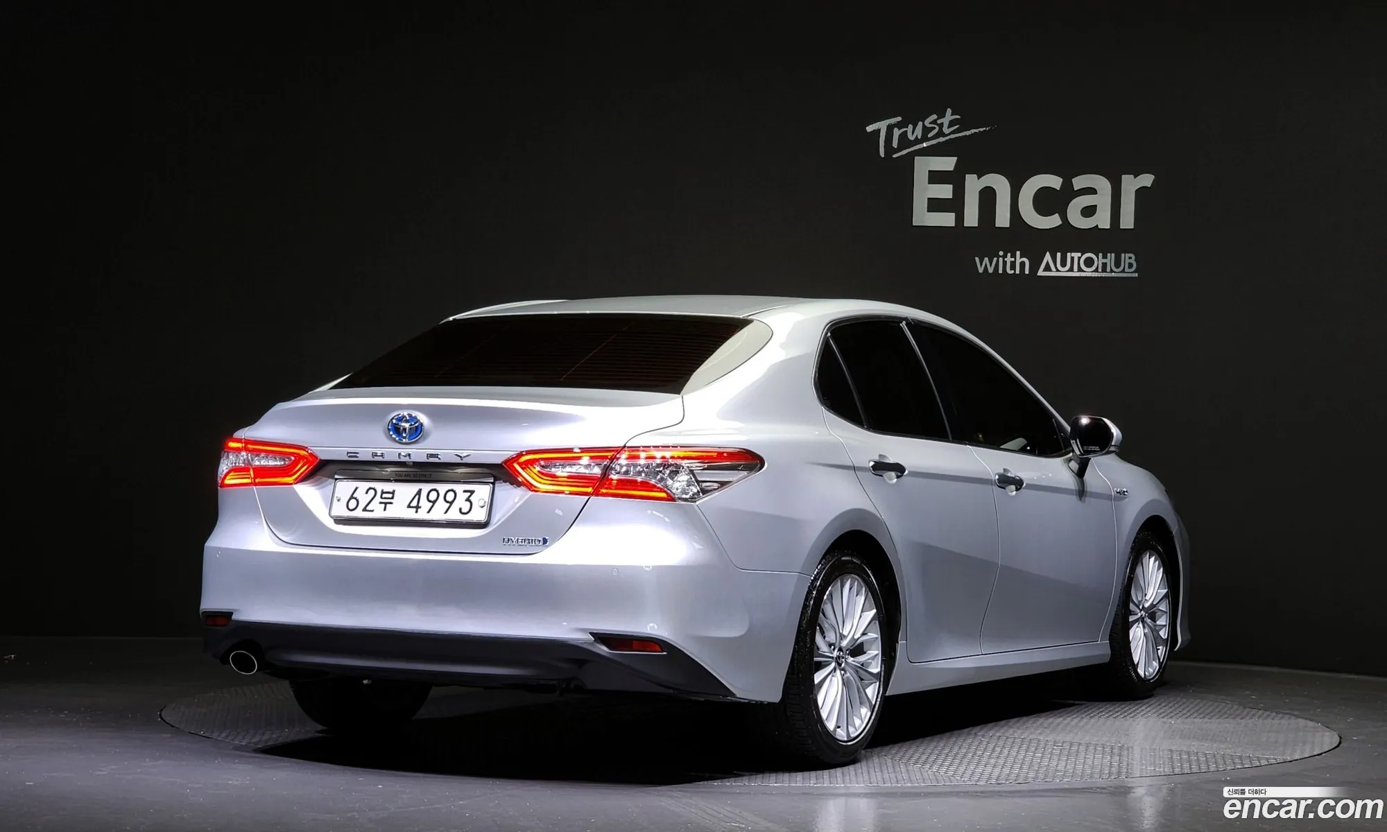 Toyota Camry Xv70 25 Xle Hybrid - фотография 14852080