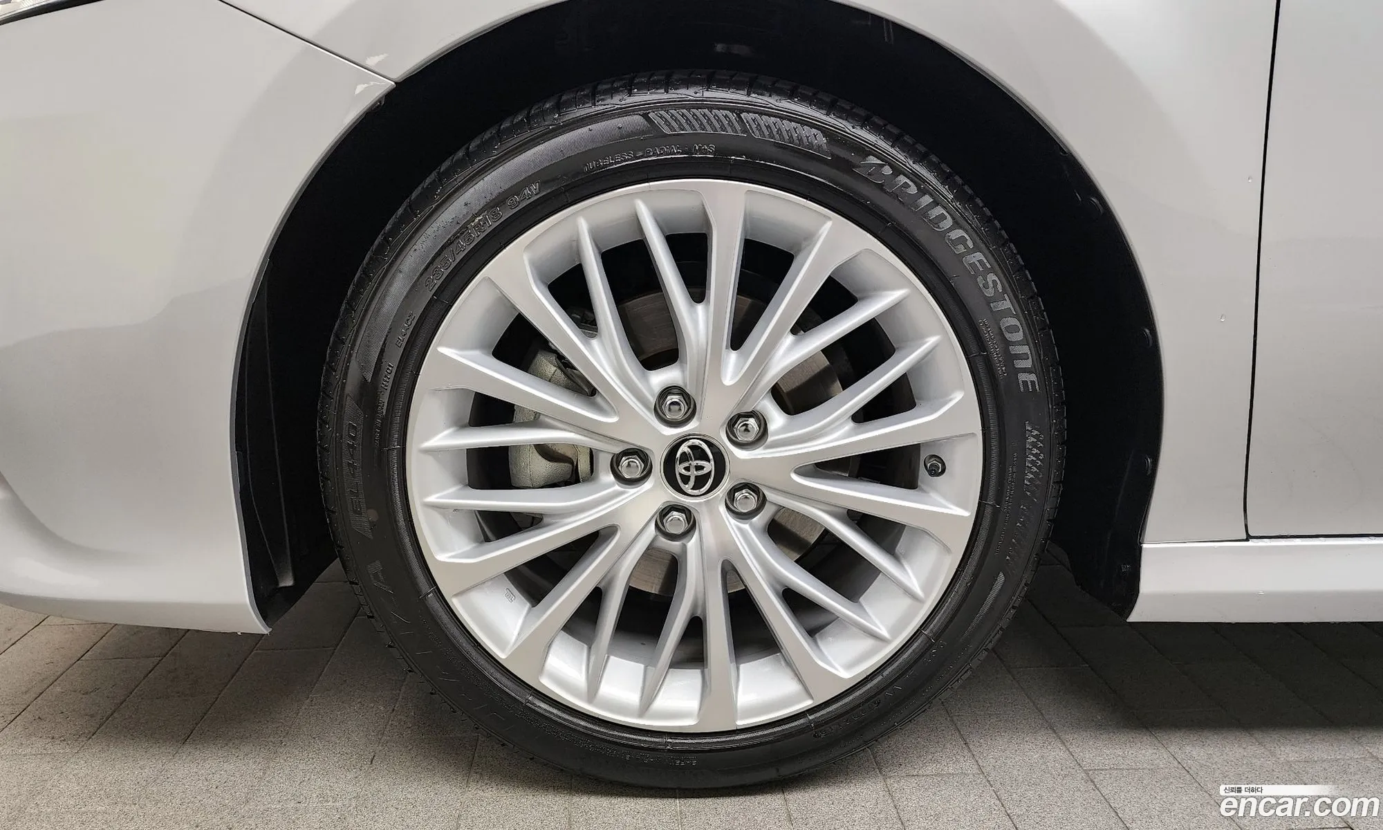 Toyota Camry Xv70 25 Xle Hybrid - фотография 14852083