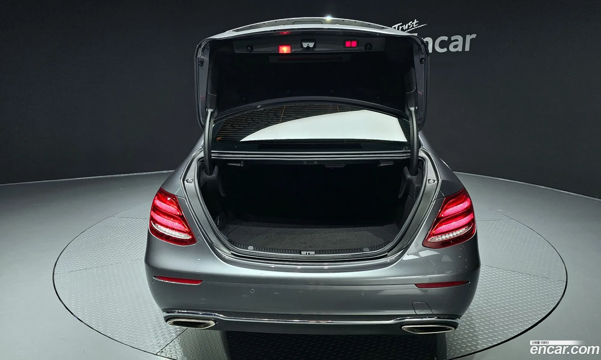 E-Class W213E300 4Matic Avant-Garde - фотография 8328007