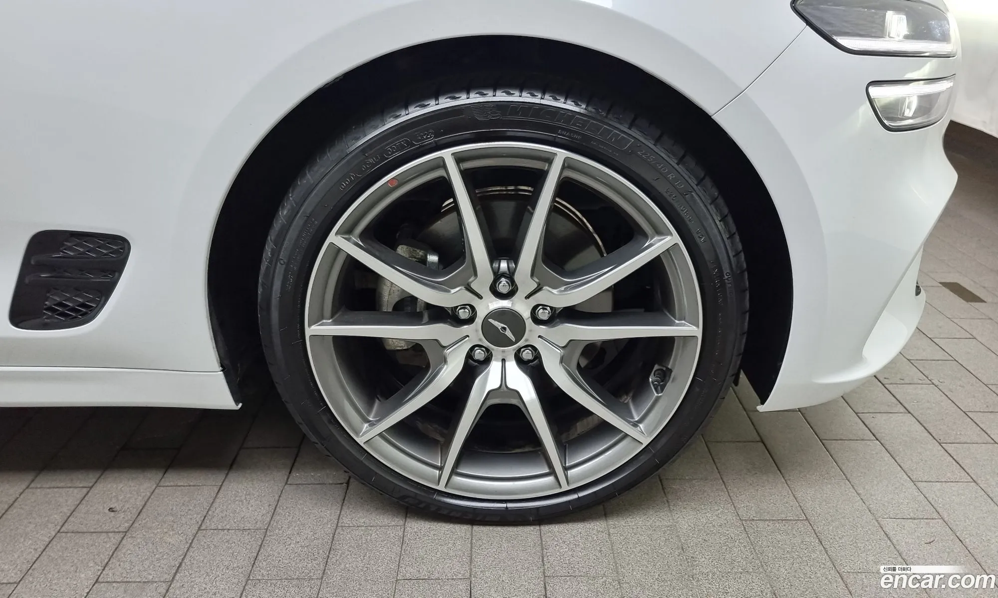 Genesis G70 Gasoline 20T 4Wd 2023 - фотография 1734695