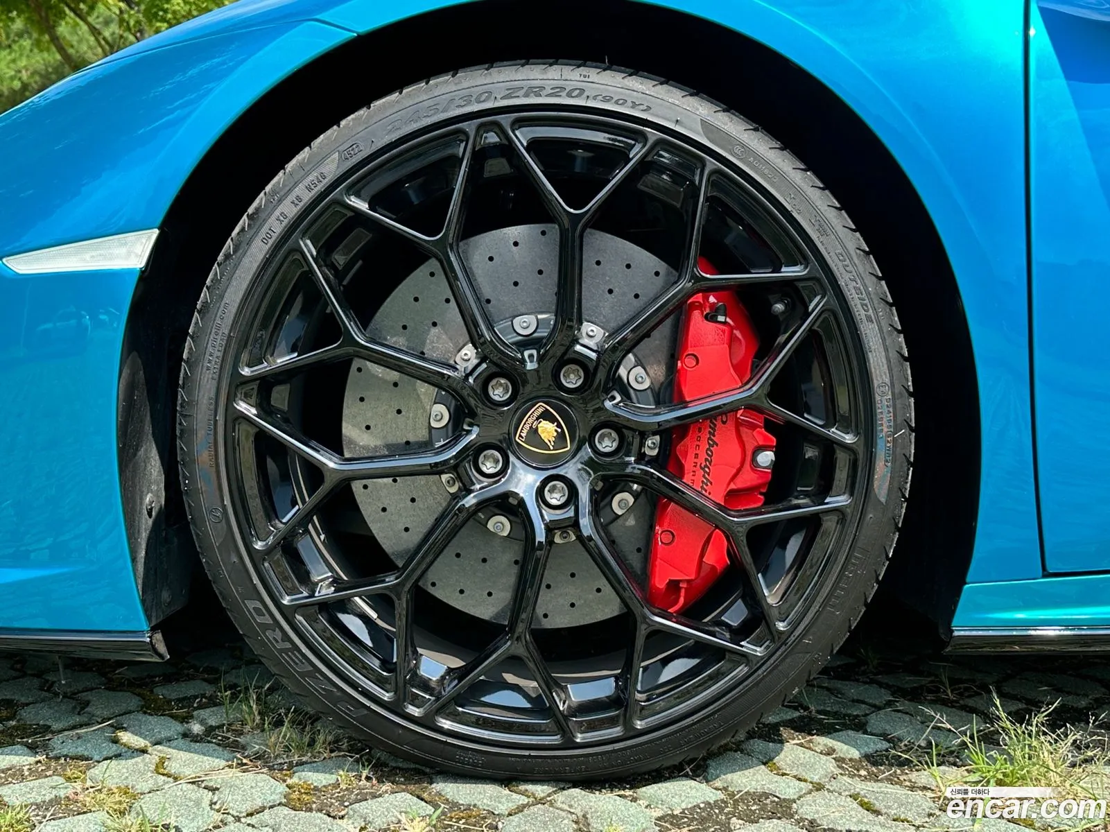 Lamborghini Huracán Lp640-4 Evo Spider 2023 - фотография 3749437