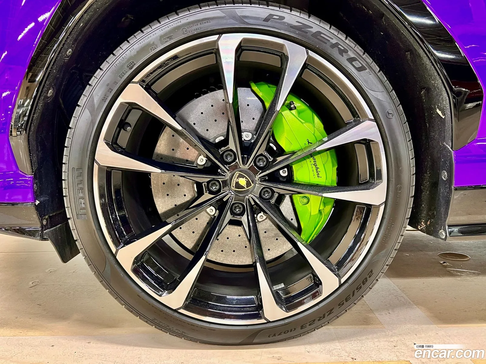 Lamborghini Urus I 40 V8 2022 - фотография 3749449