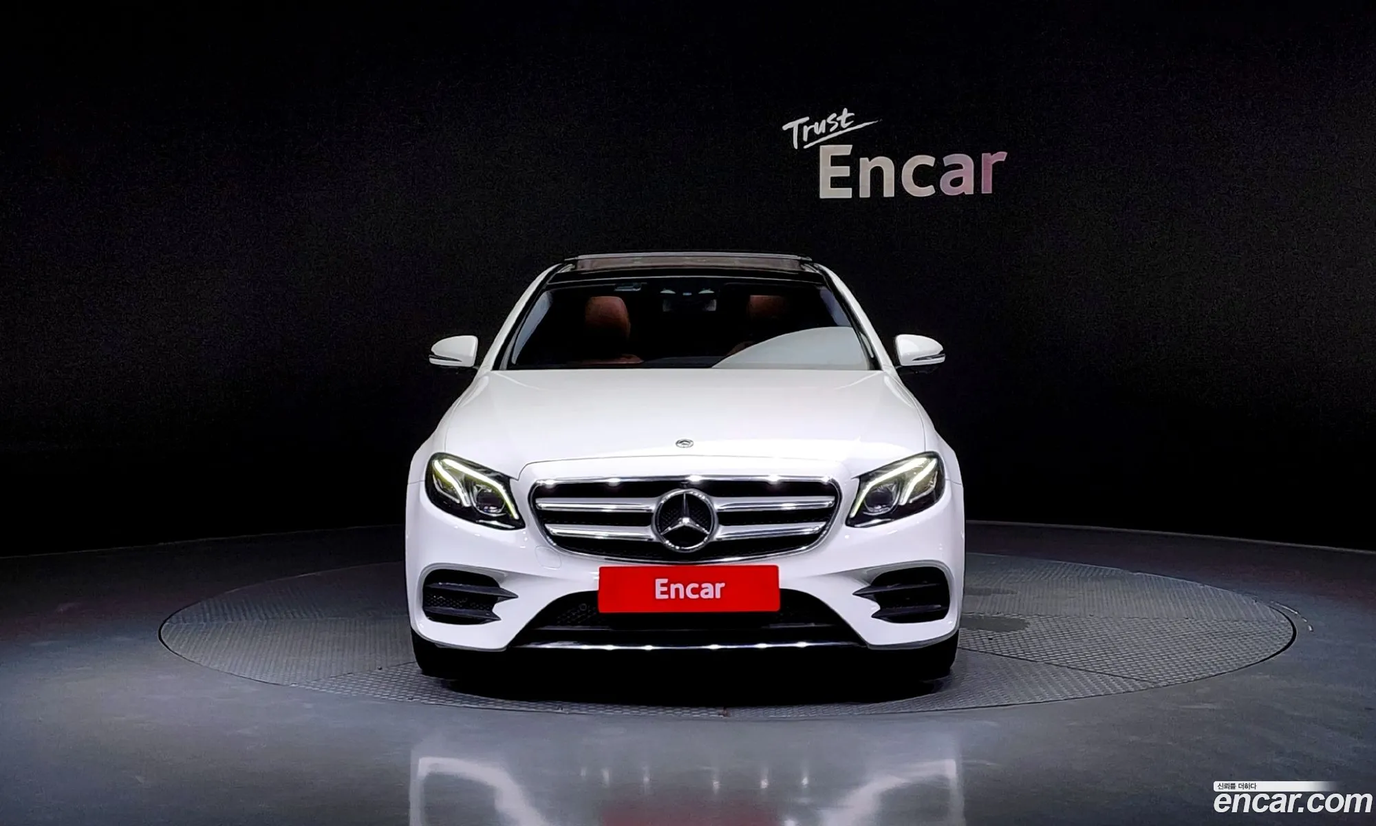 Mercedes-Benz E-Klasse E300 4Matic Amg Line 2017 - фотография 17092094
