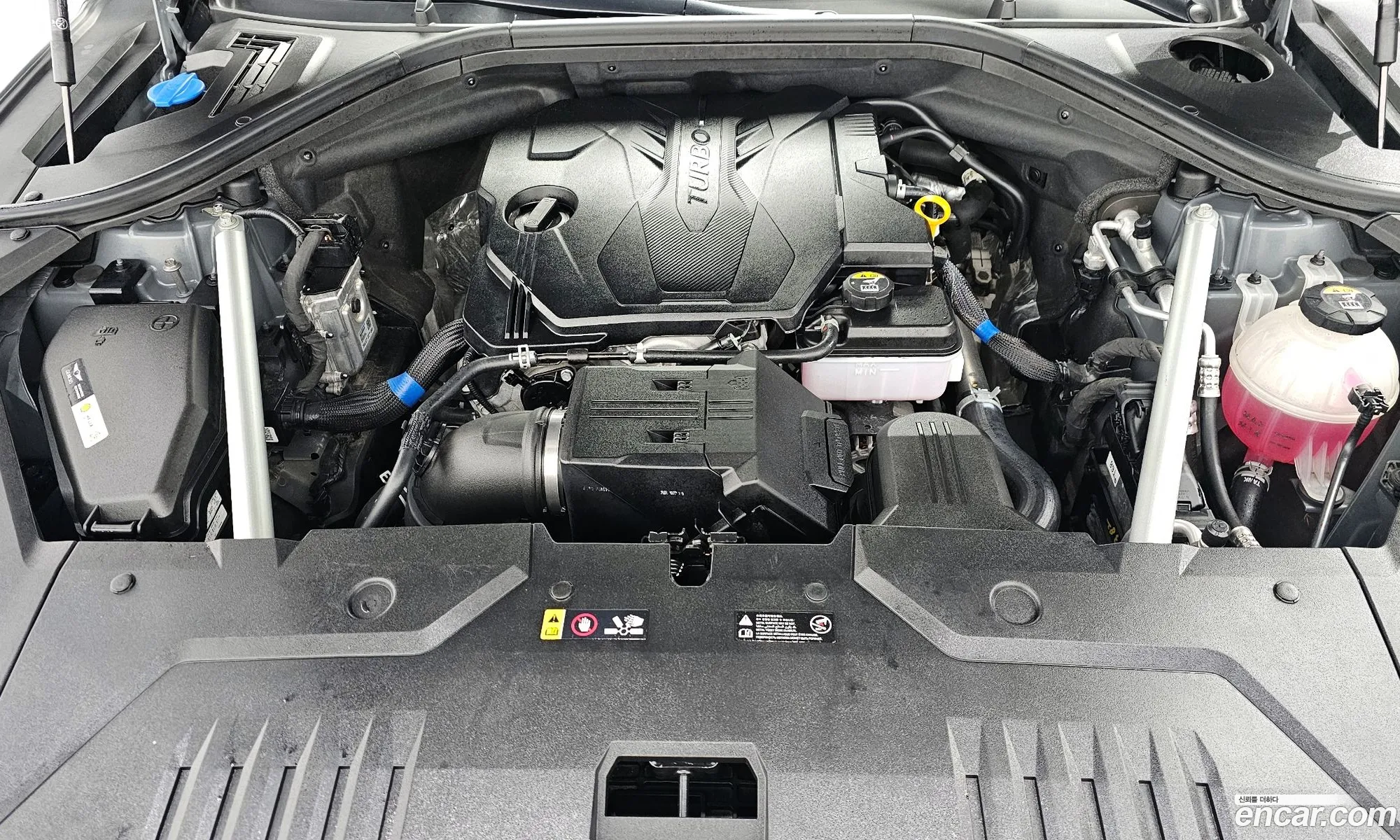 Genesis Gv70 25T Gasoline Awd 2023 - фотография 1735832