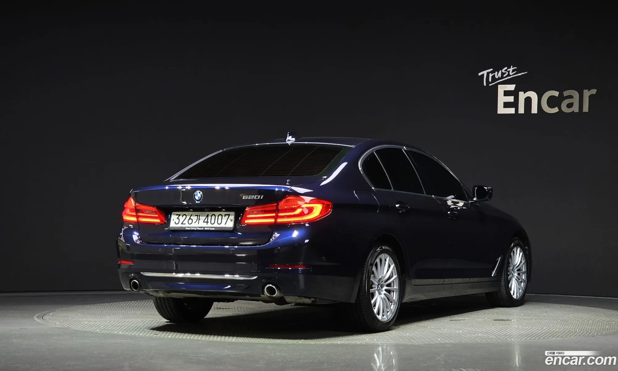 BMW 5 Series G30 520I Luxury - фотография 6311394