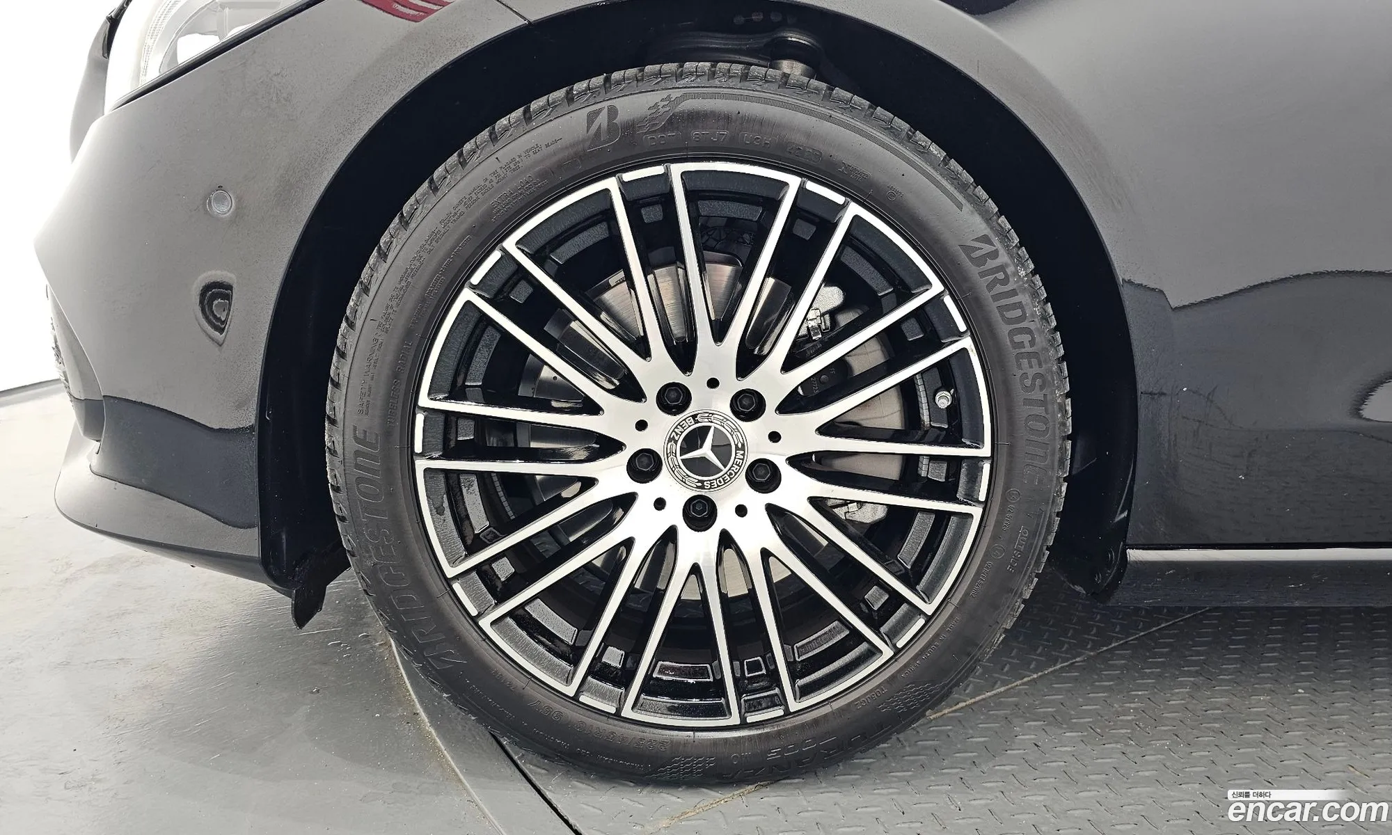 Mercedes-Benz C-Klasse C300 4Matic Avant Garde 2024 - фотография 16761191