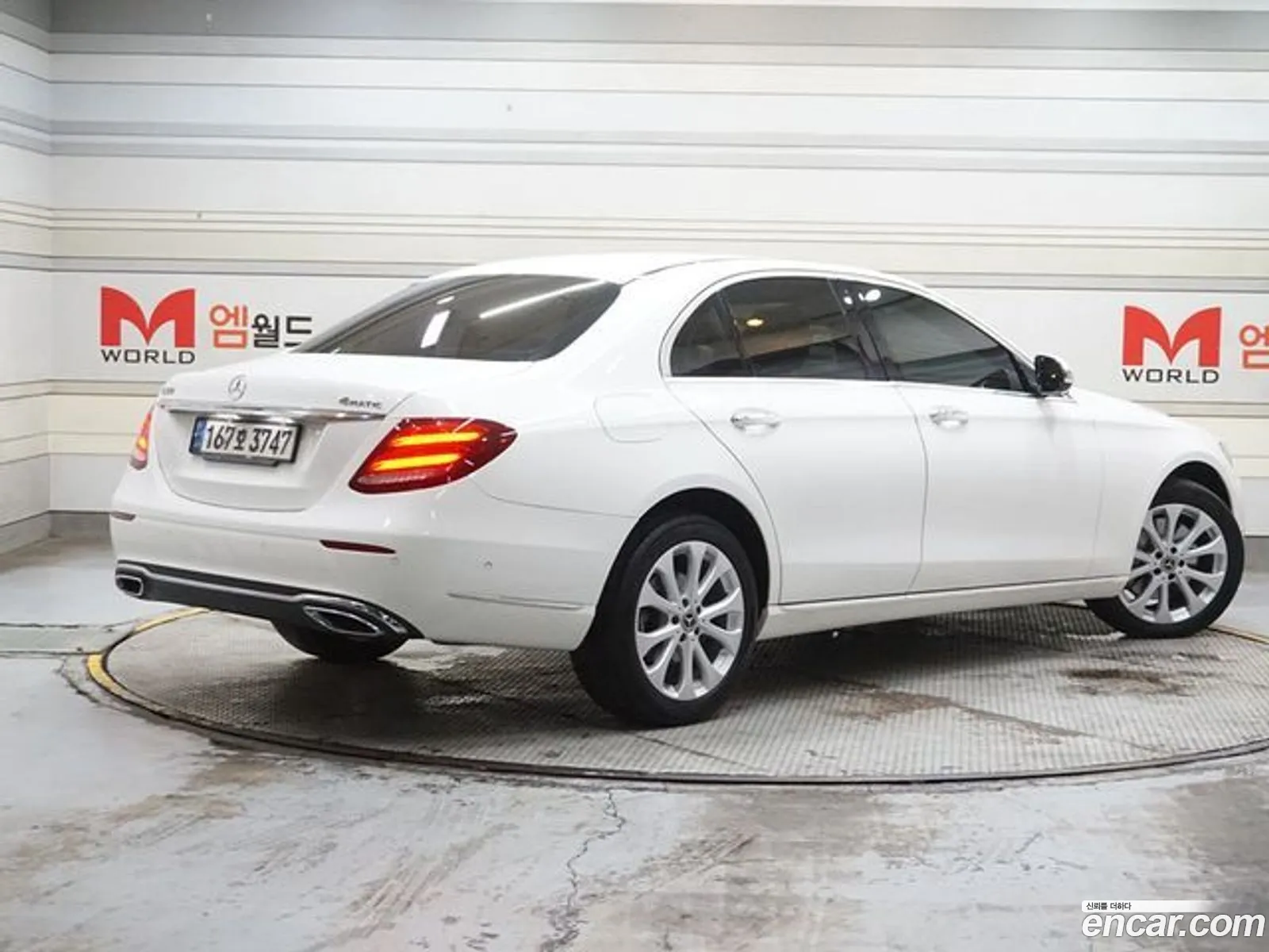 Mercedes E-Class W213 E300 4Matic Exclusive - фотография 16761177