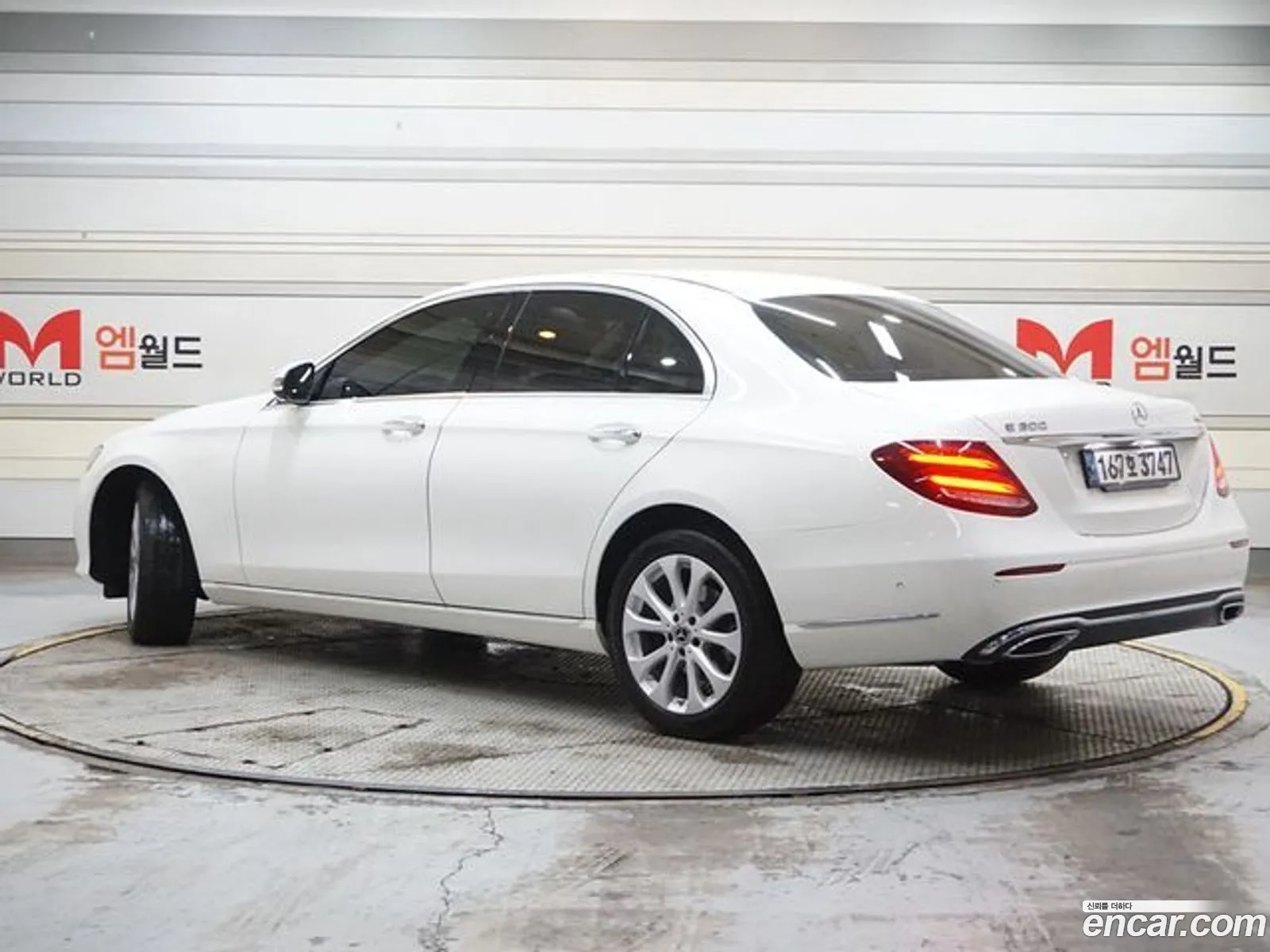 Mercedes E-Class W213 E300 4Matic Exclusive - фотография 16761178