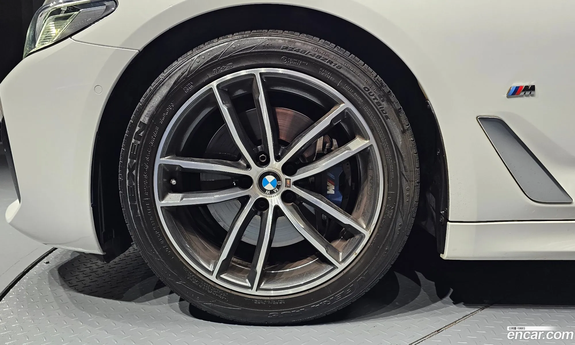 BMW 5 Series G30 520I M Sports - фотография 17320404