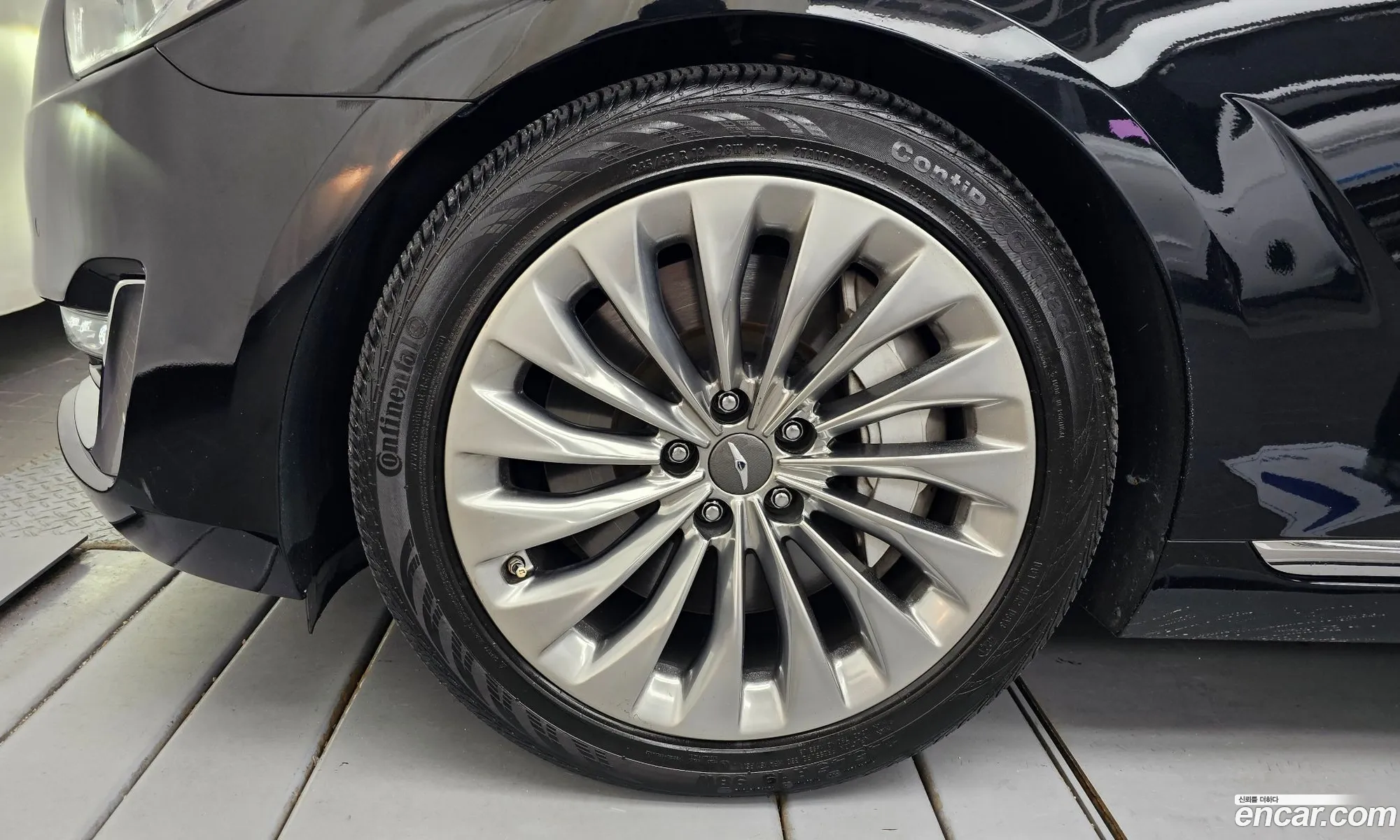 Genesis G90 I 50 Gdi Awd 2016 - фотография 1810496
