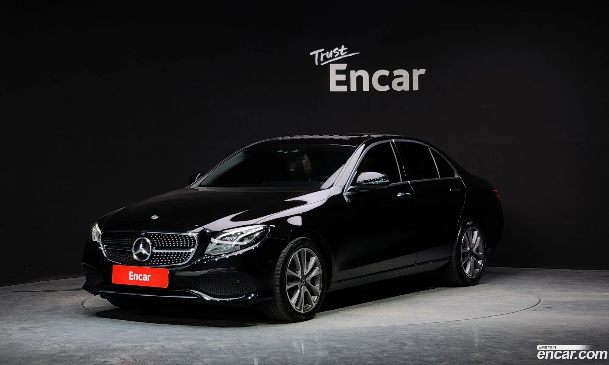 Mercedes E-Class W213 E300 4Matic Avant Garde - фотография 19173928
