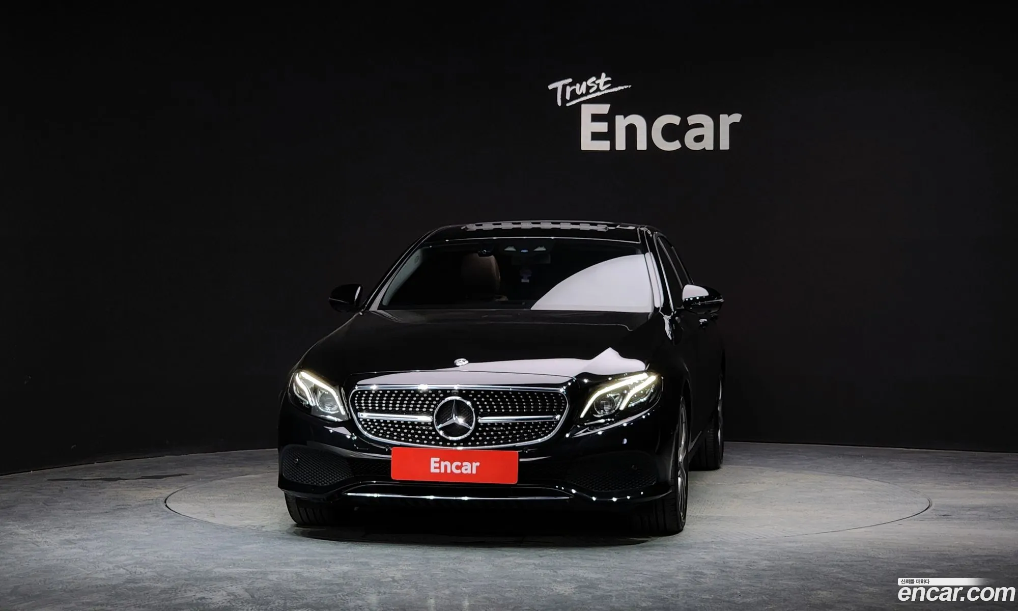 Mercedes E-Class W213 E300 4Matic Avant Garde - фотография 19173930