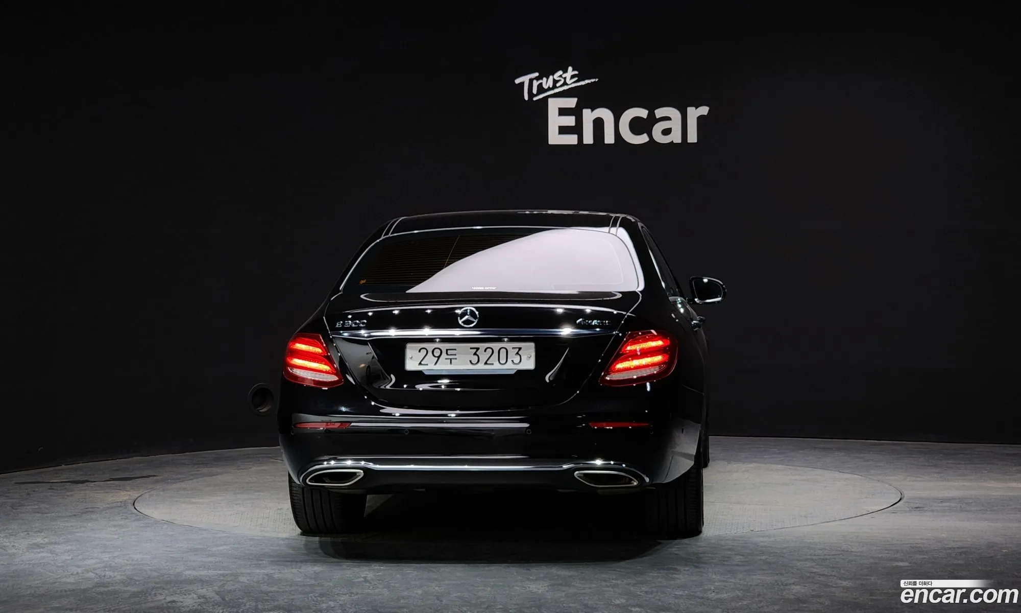 Mercedes E-Class W213 E300 4Matic Avant Garde - фотография 19173931