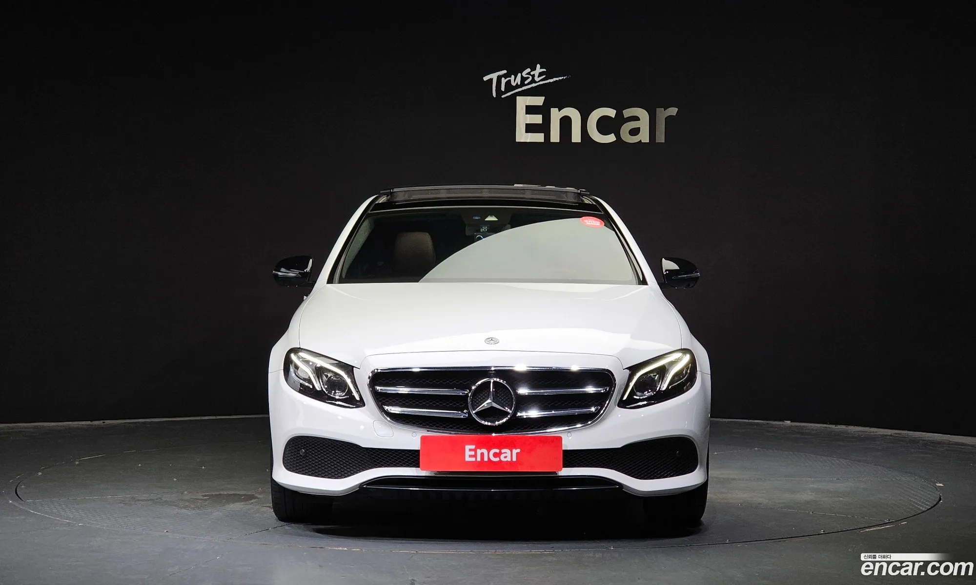 Mercedes-Benz E-Klasse E300 Avantgarde 2017 - фотография 17115238