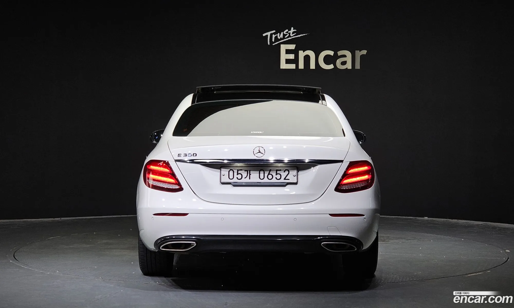 Mercedes-Benz E-Klasse E300 Avantgarde 2017 - фотография 17115239