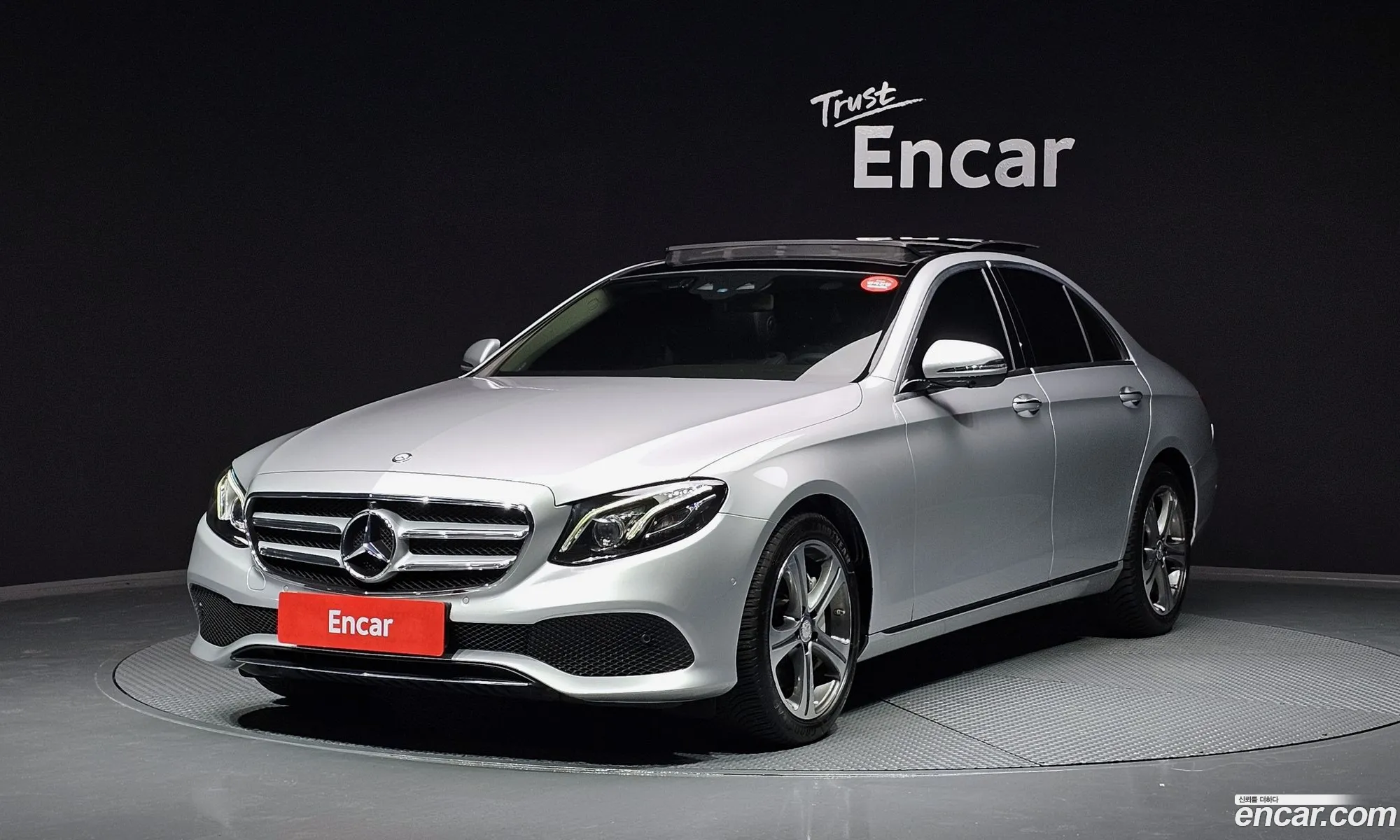 Mercedes E-Class W213 E300 4Matic Avant Garde - фотография 17115211
