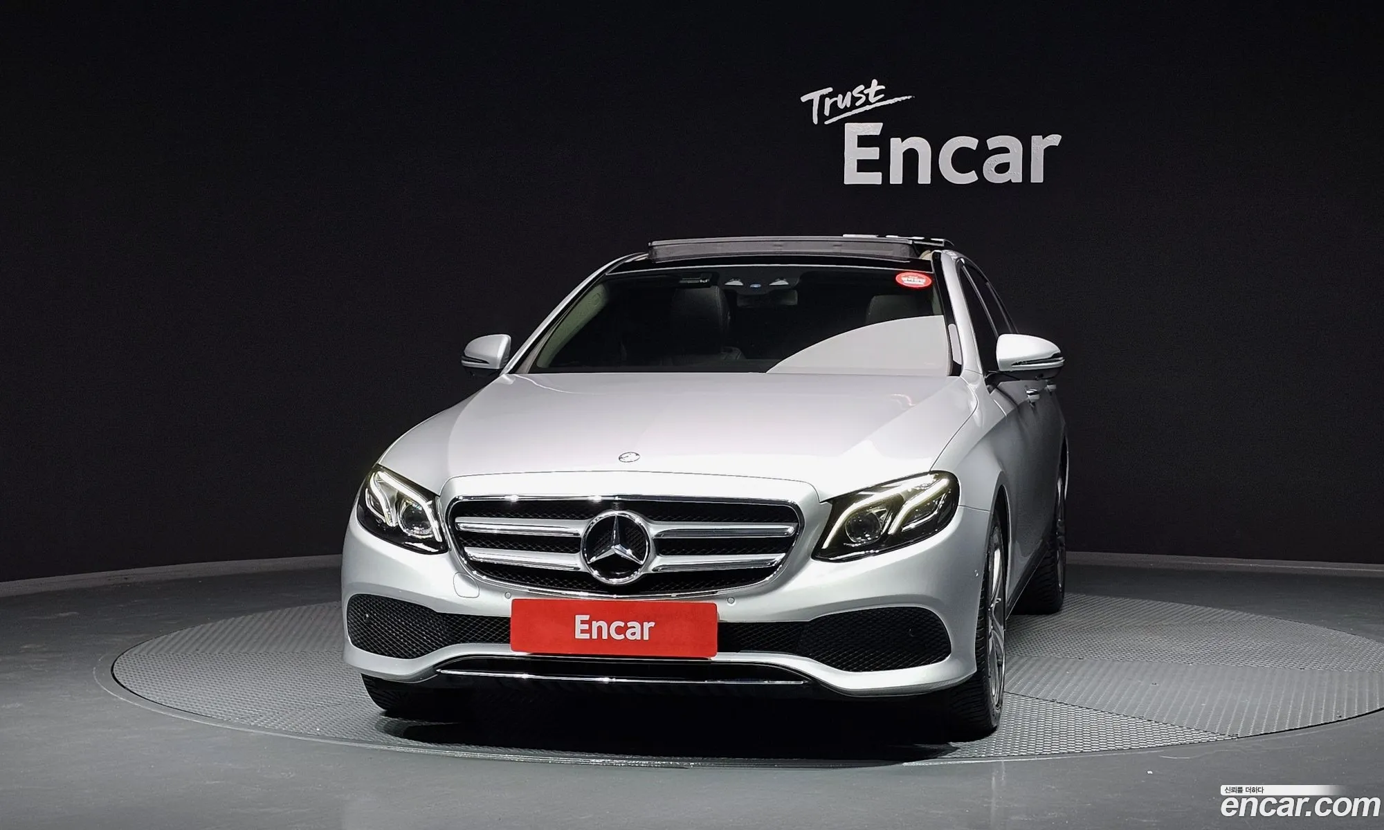 Mercedes E-Class W213 E300 4Matic Avant Garde - фотография 17115213