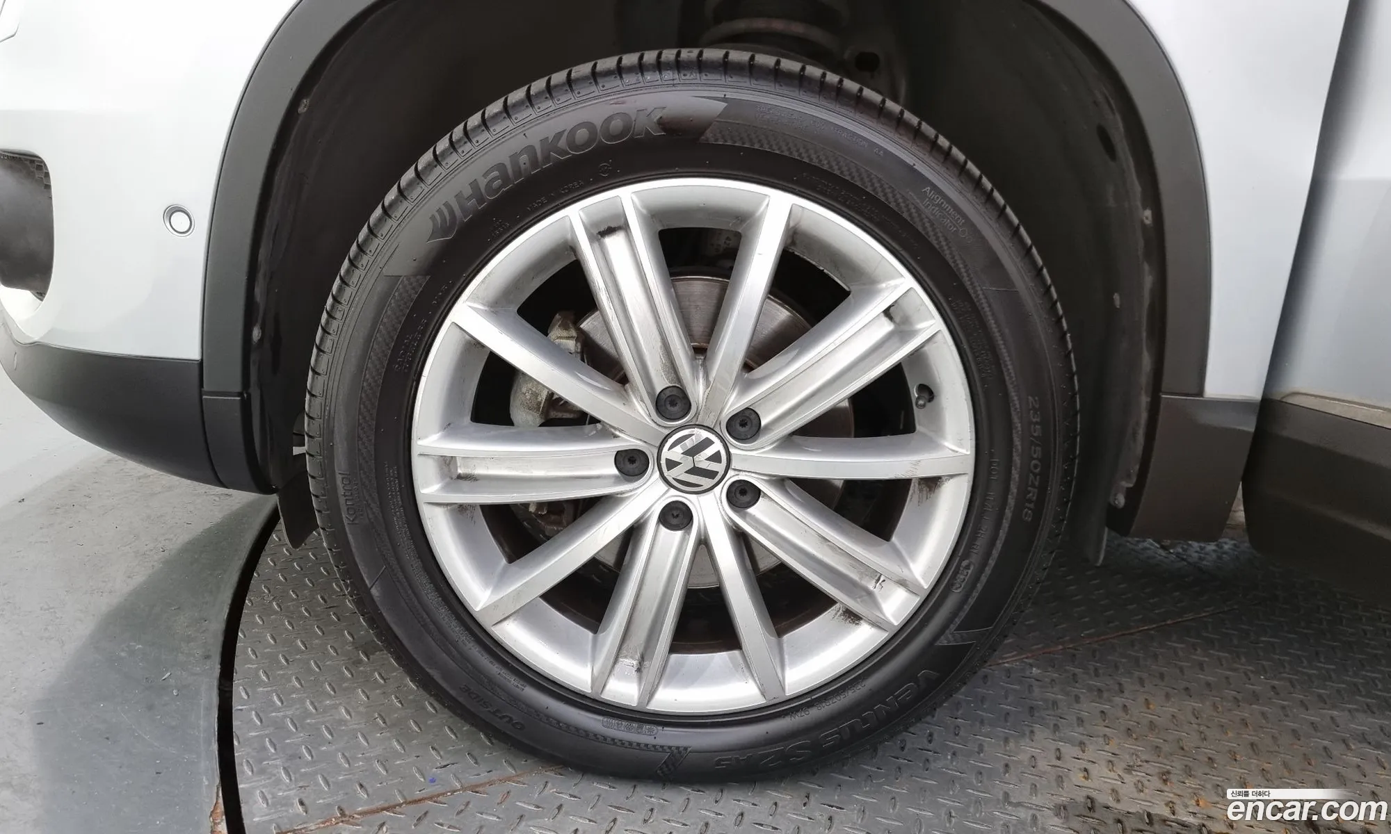 Volkswagen New Tiguan 20 Tdi Premium 5N - фотография 8551289