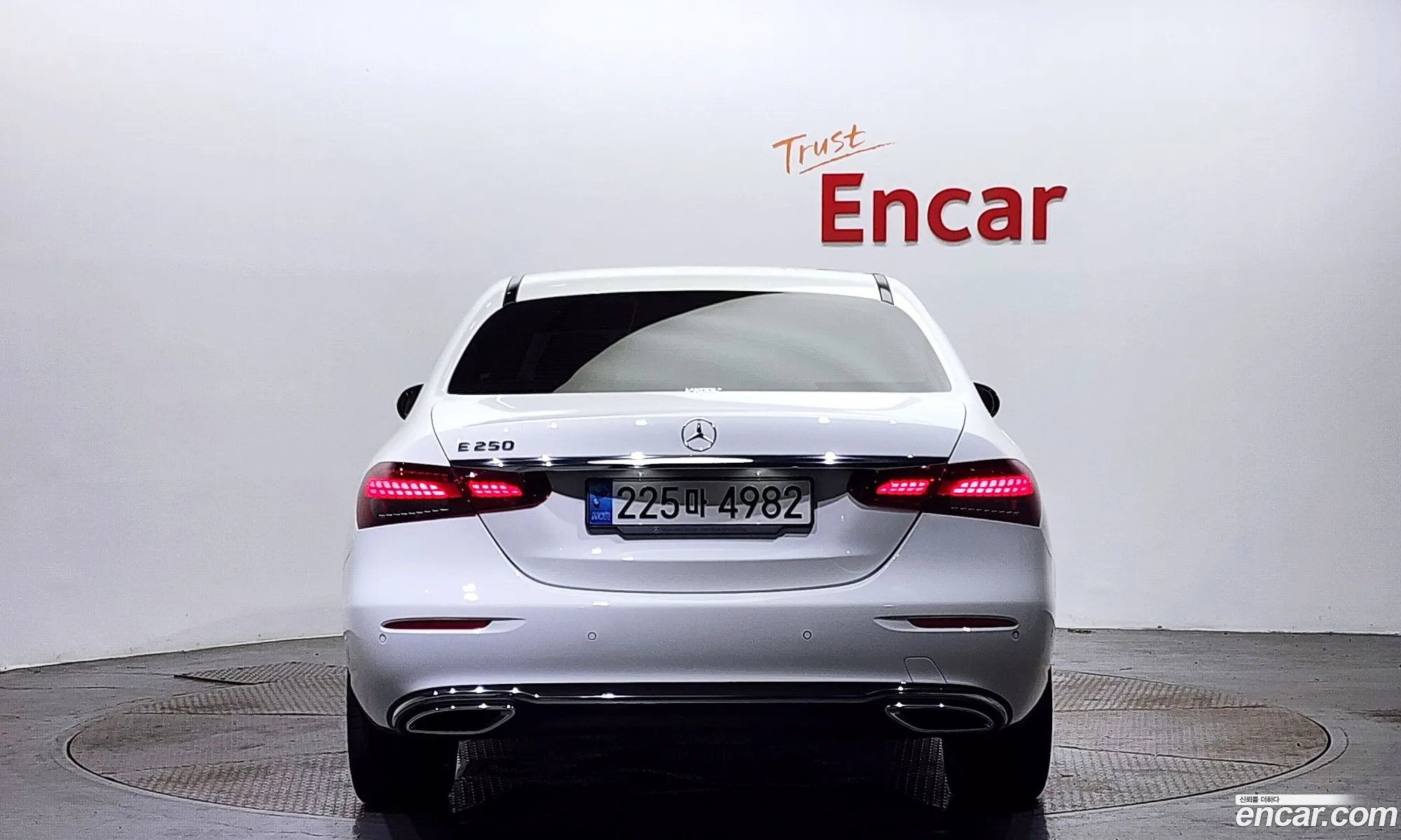 Mercedes-Benz E-Klasse V W213 S213 C238 E250 Exclusive 2022 - фотография 17061498