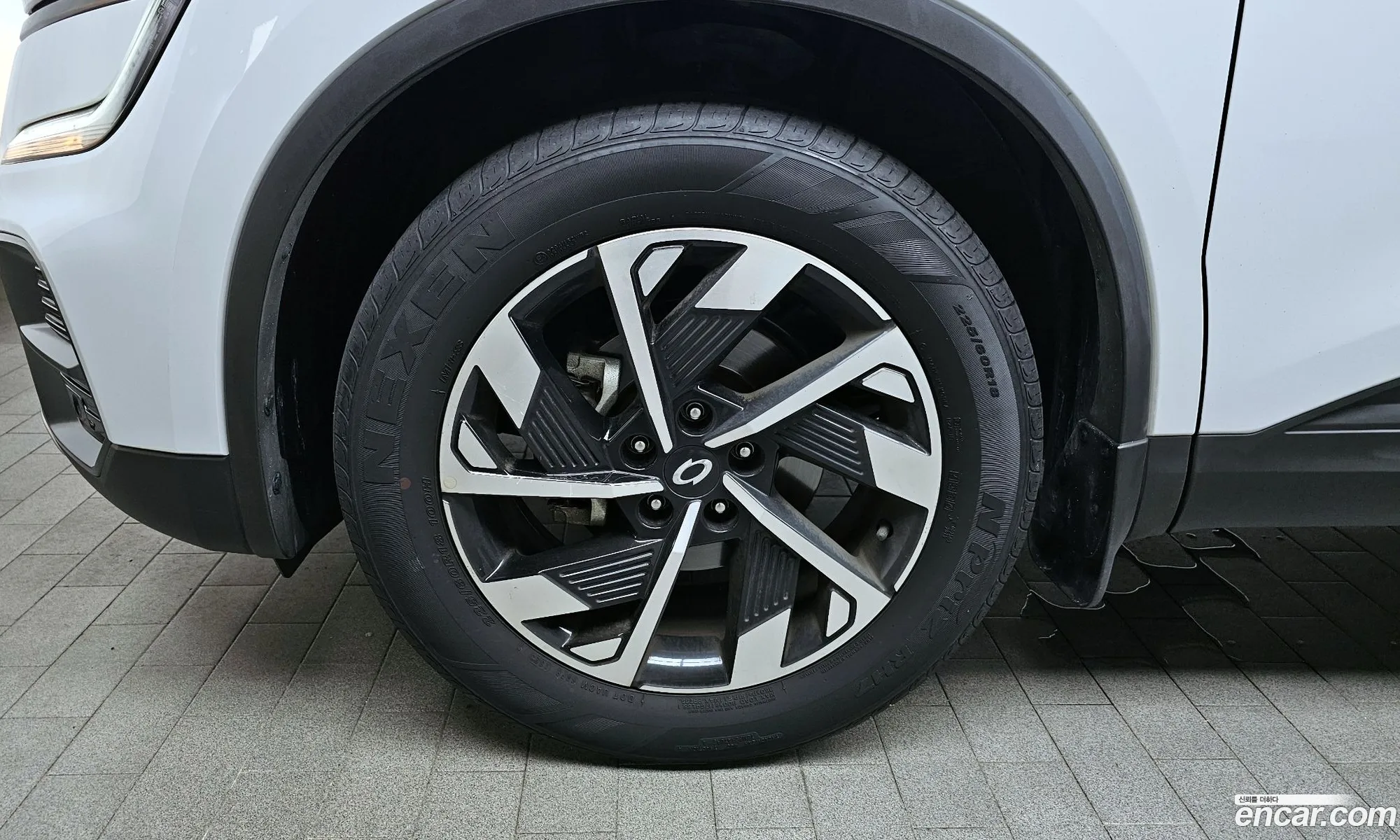Renault Samsung Qm6 Quest 20 Lpe Le 2Wd 2023 - фотография 5736