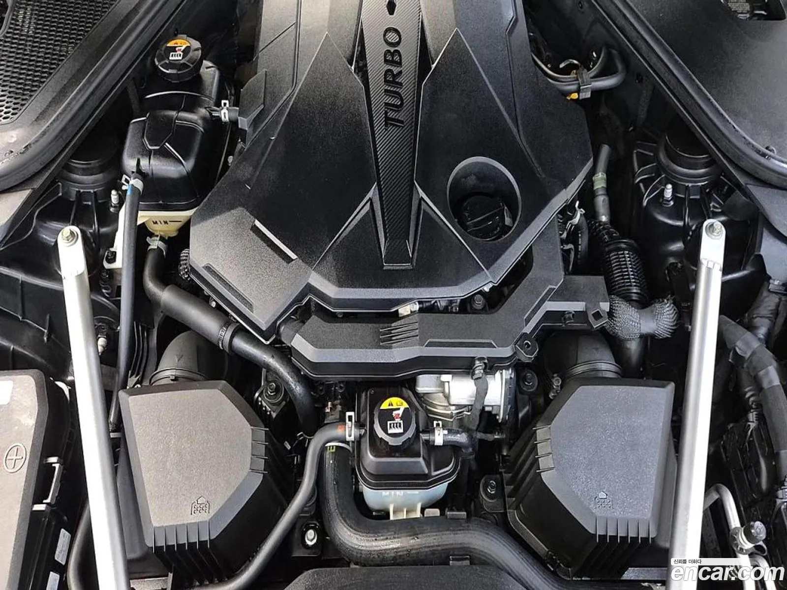 Genesis G80 Rg3 Gasoline 35 Turbo Awd - фотография 1796477