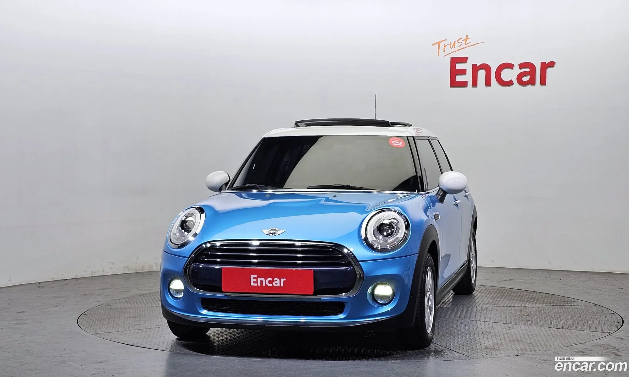 Mini Cooper 5-Door Basic Model 2018 - фотография 5876764