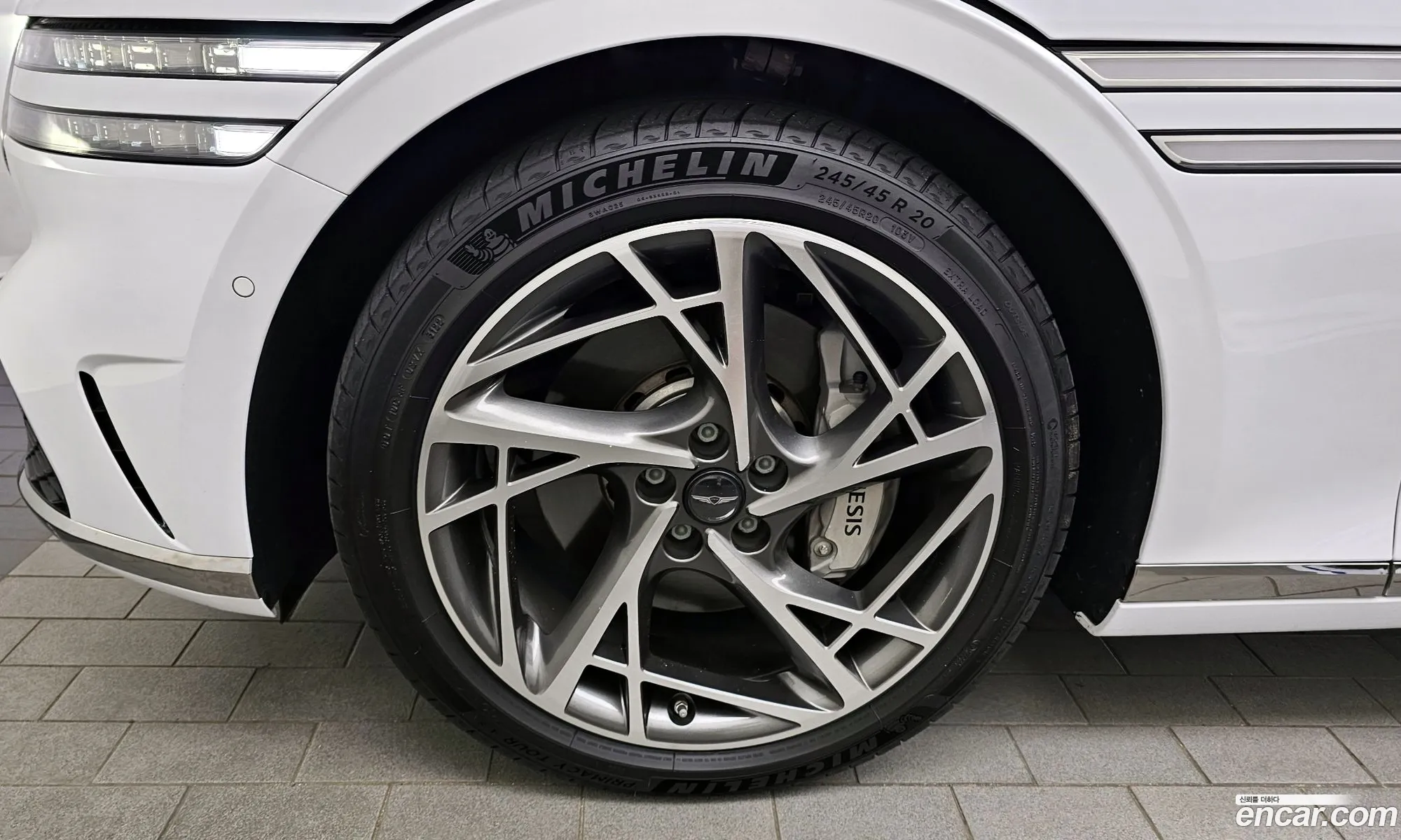 Genesis G90 Gasoline 35 Turbo Awd 2023 - фотография 1825755