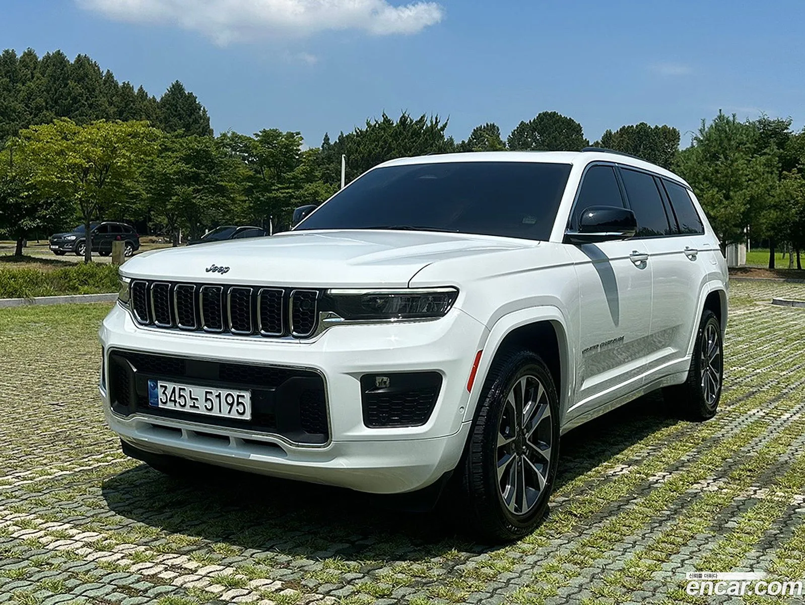 Jeep Cherokee L 36 Overland 2023 - фотография 4597061