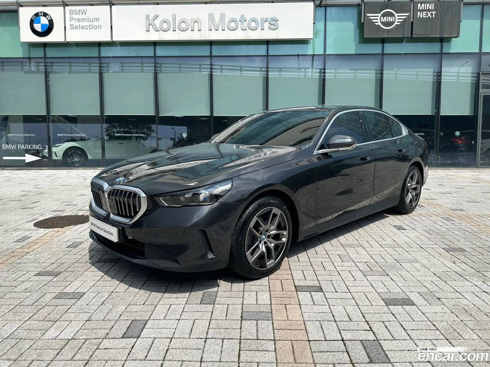 BMW 5 Series G60 520I - фотография 17293286