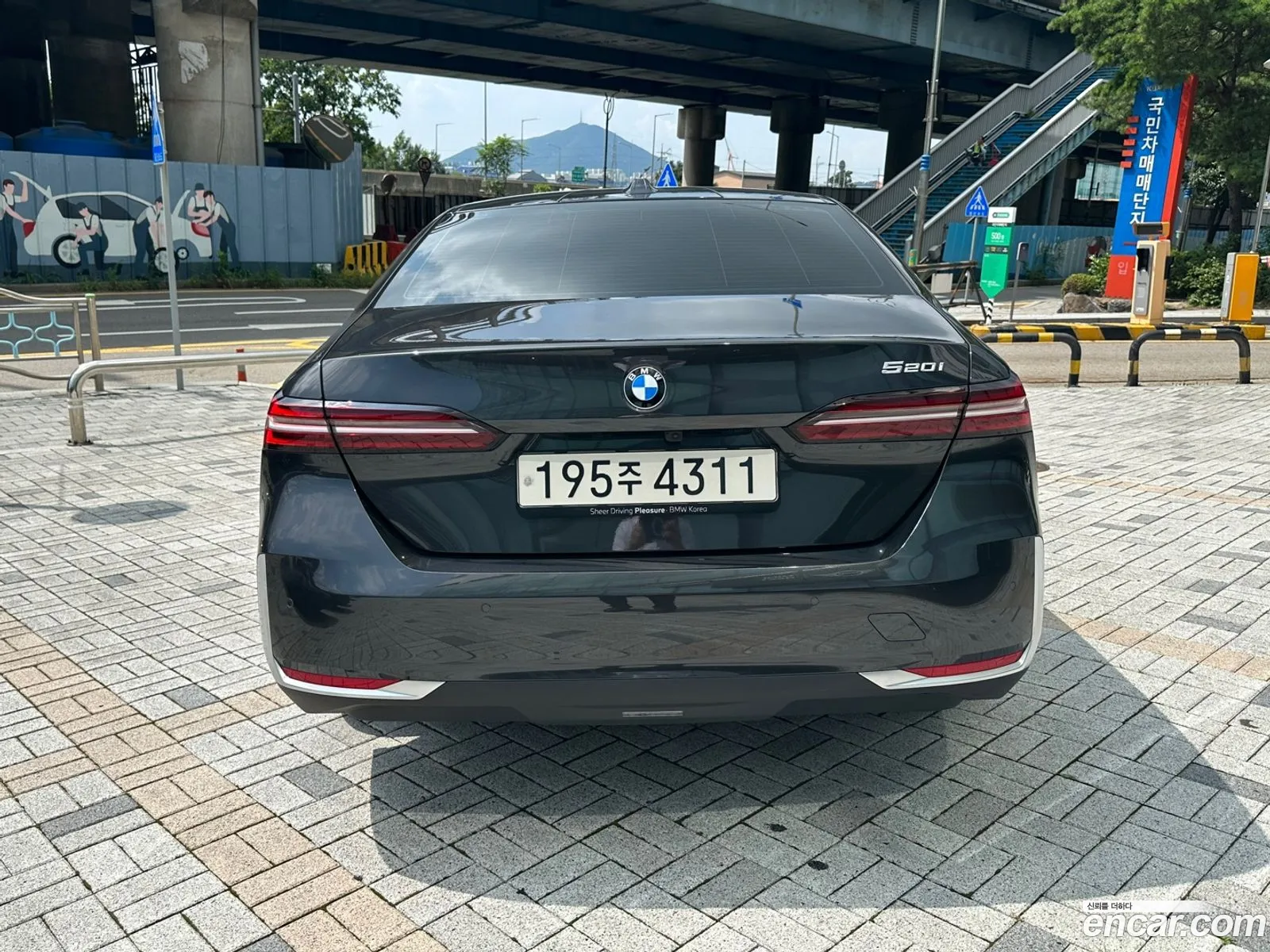 BMW 5 Series G60 520I - фотография 17293289