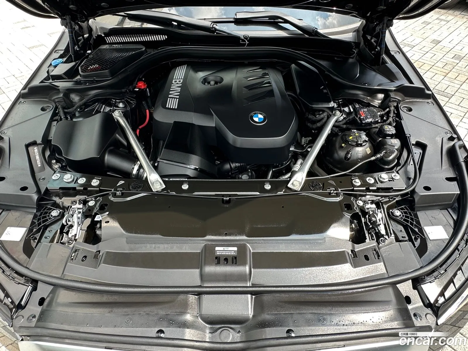 BMW 5 Series G60 520I - фотография 17293291