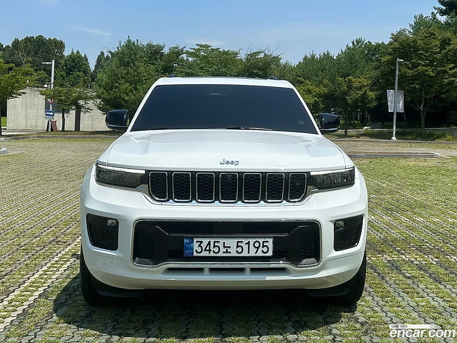 Jeep Cherokee 36 Overland 2023 - фотография 4597076