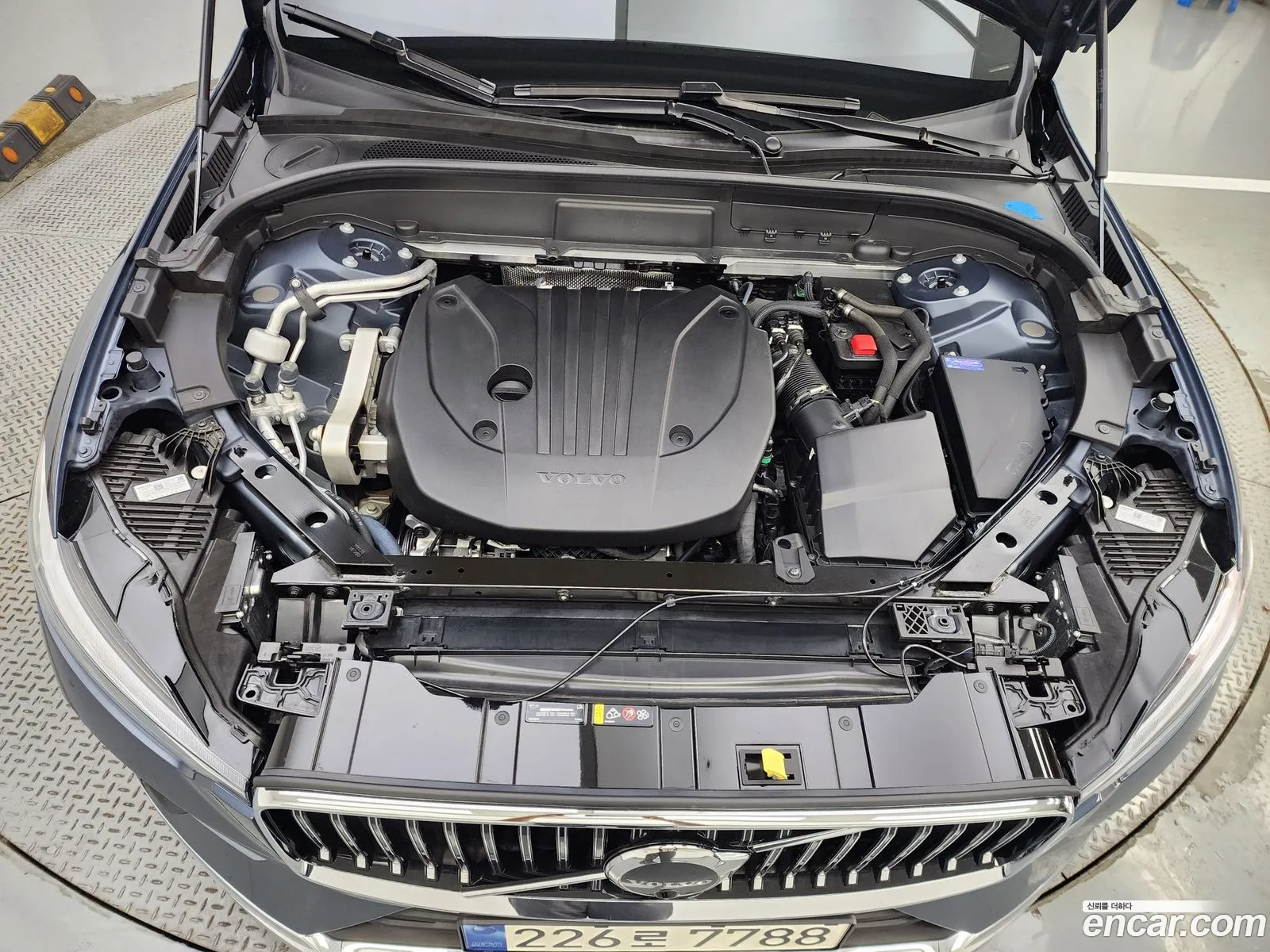 Volvo Xc60 B5 Ultimate Bright 2023 - фотография 4910842