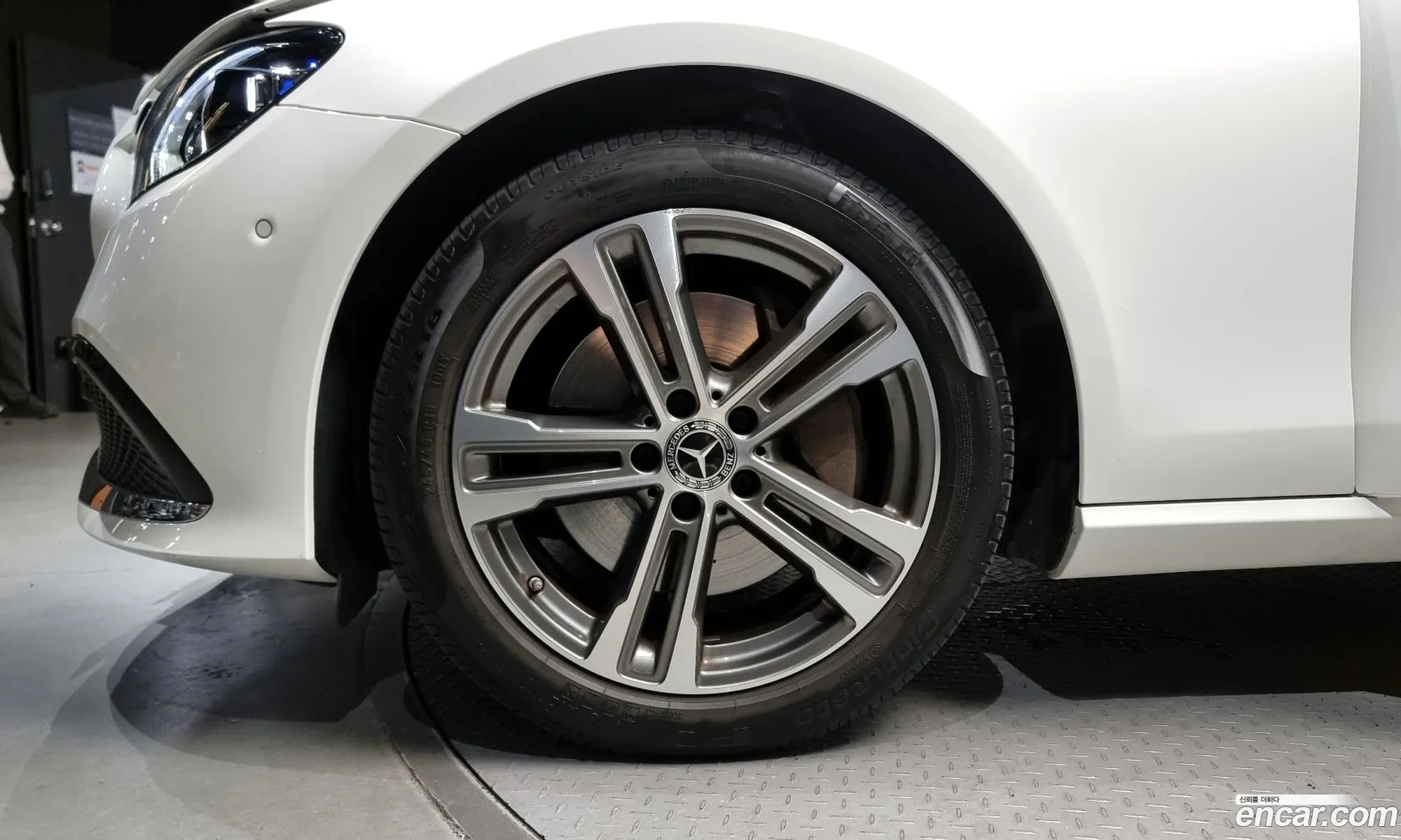 Mercedes-Benz E-Klasse V W213 S213 C238 E350 4Matic Avantgarde 2021 - фотография 16873634