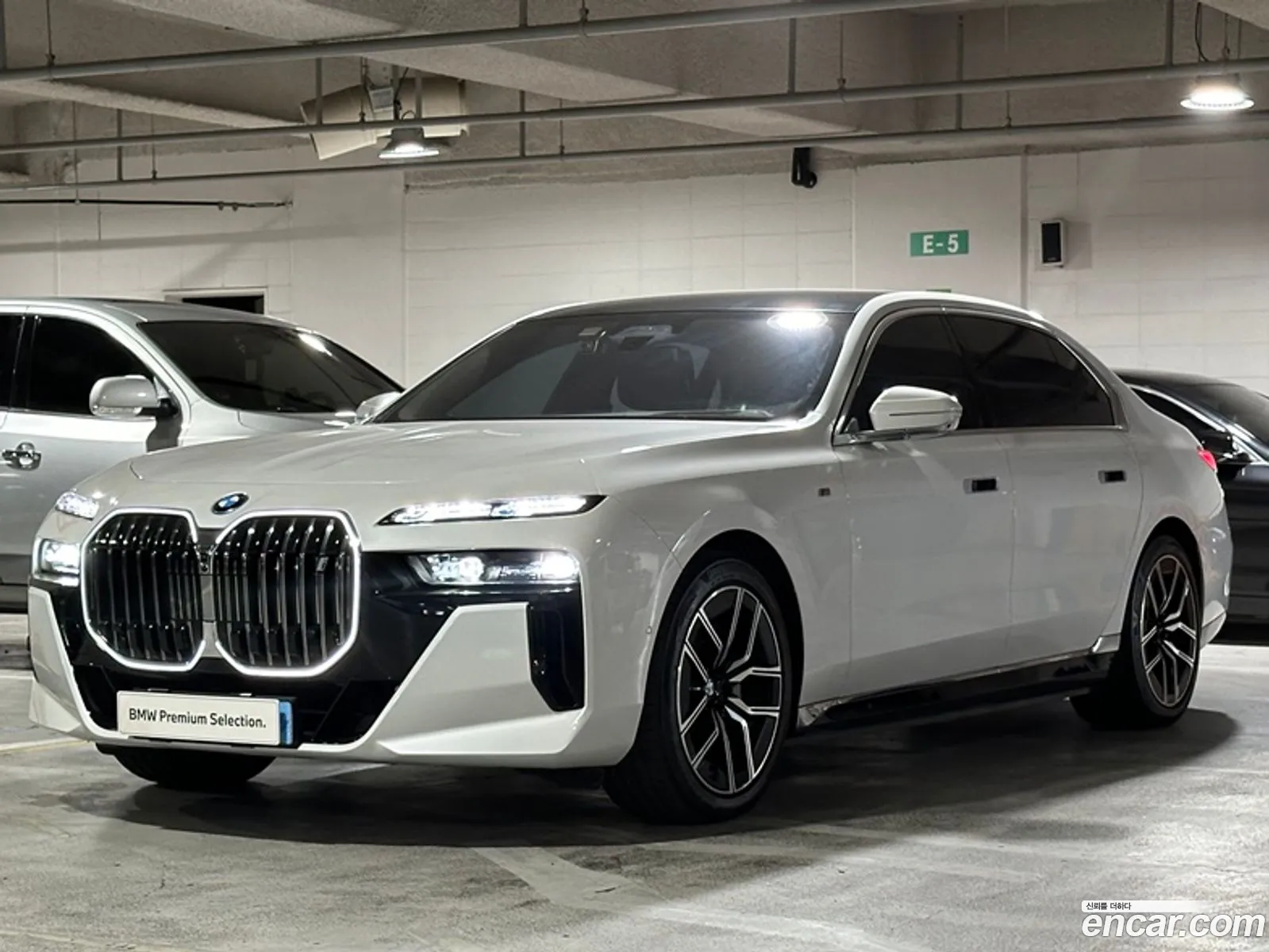 BMW I7 G70 Edrive 50 M Sports - фотография 1028564