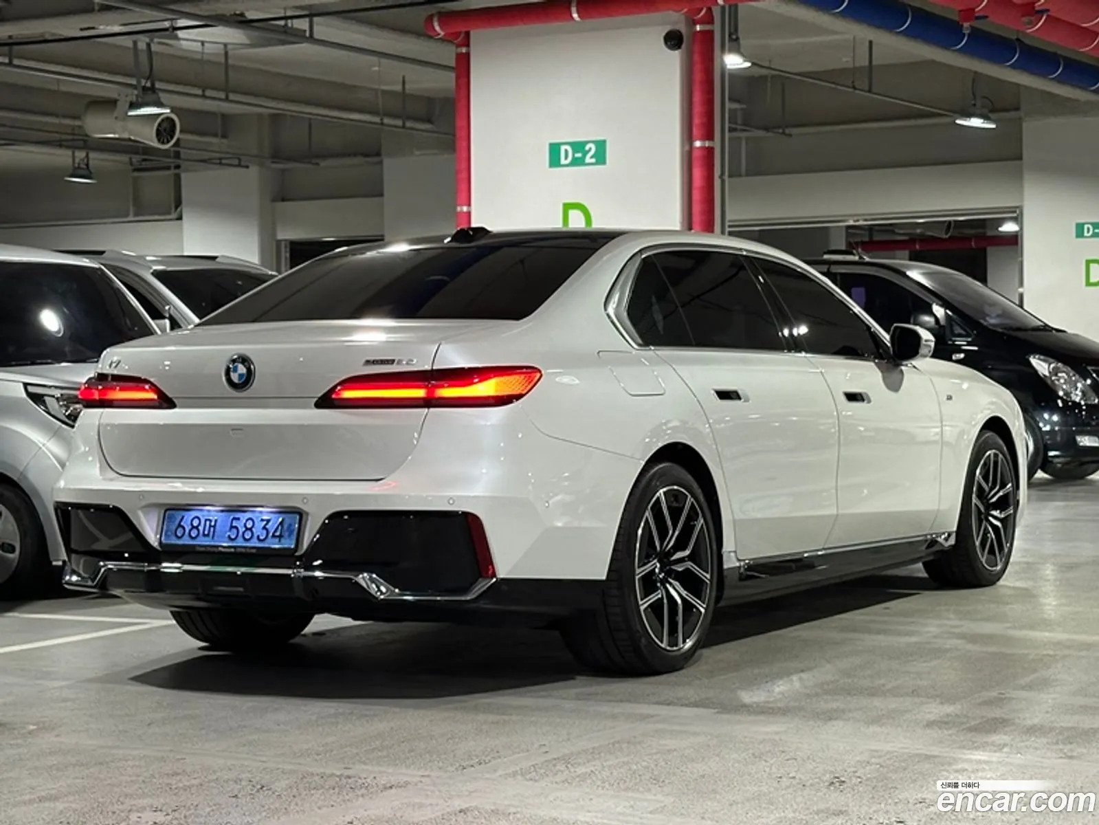 BMW I7 G70 Edrive 50 M Sports - фотография 1028565