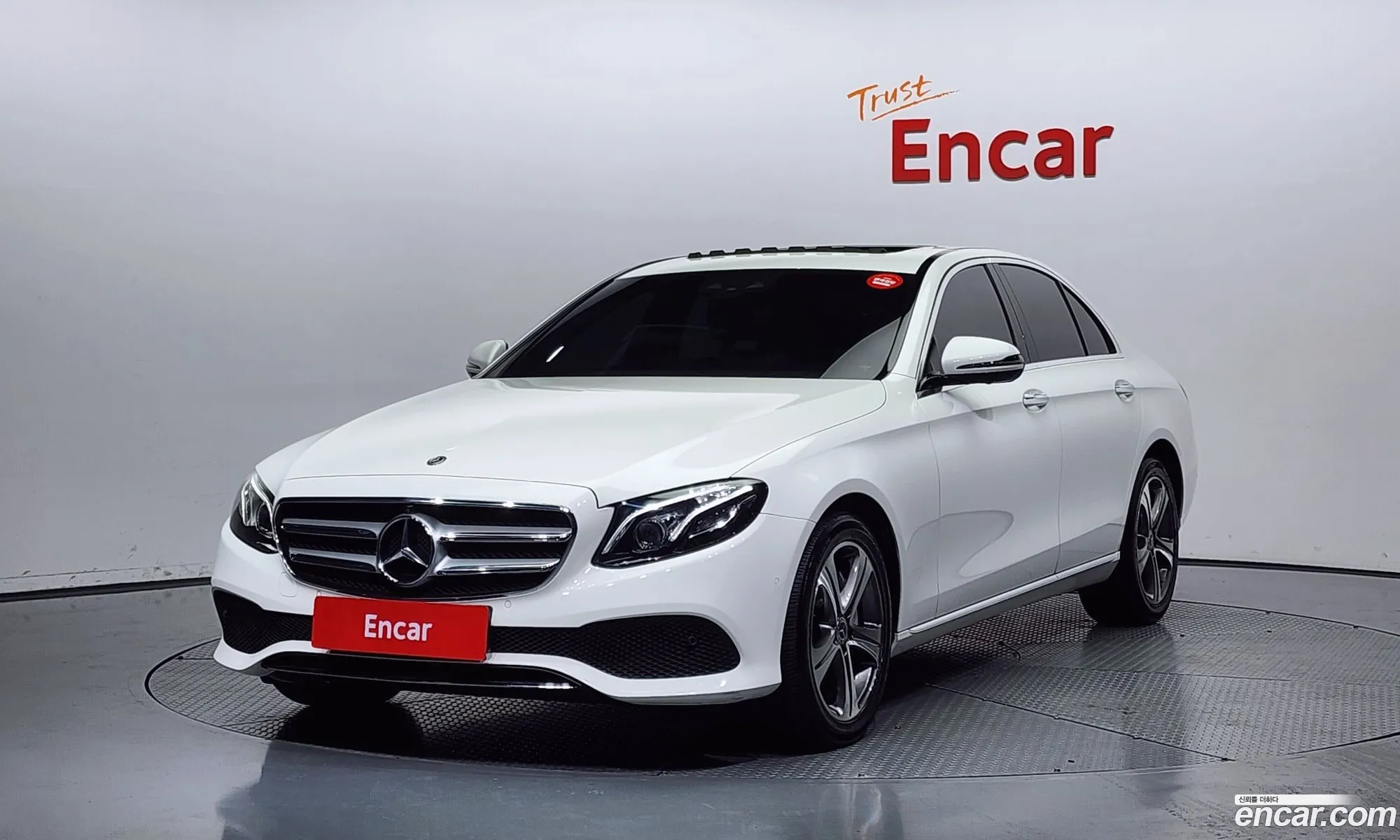 Mercedes E-Class W213 E300 4Matic Avant Garde - фотография 19043487