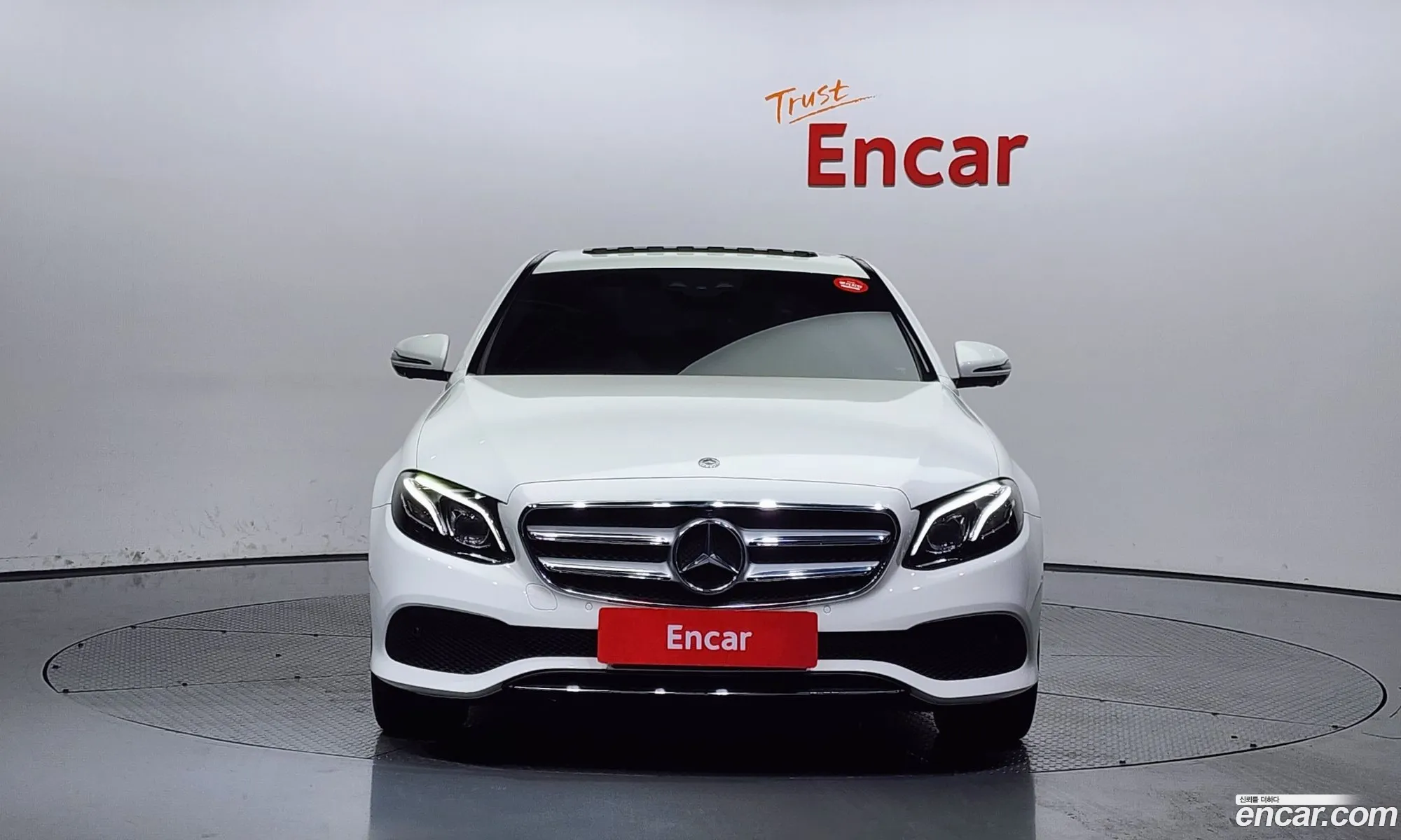 Mercedes E-Class W213 E300 4Matic Avant Garde - фотография 19043489