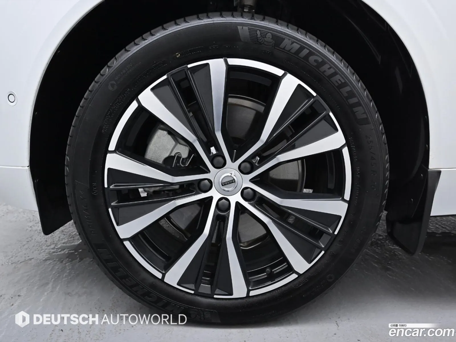 Volvo Xc60 B6 Ultimate Bright 2024 - фотография 4910805