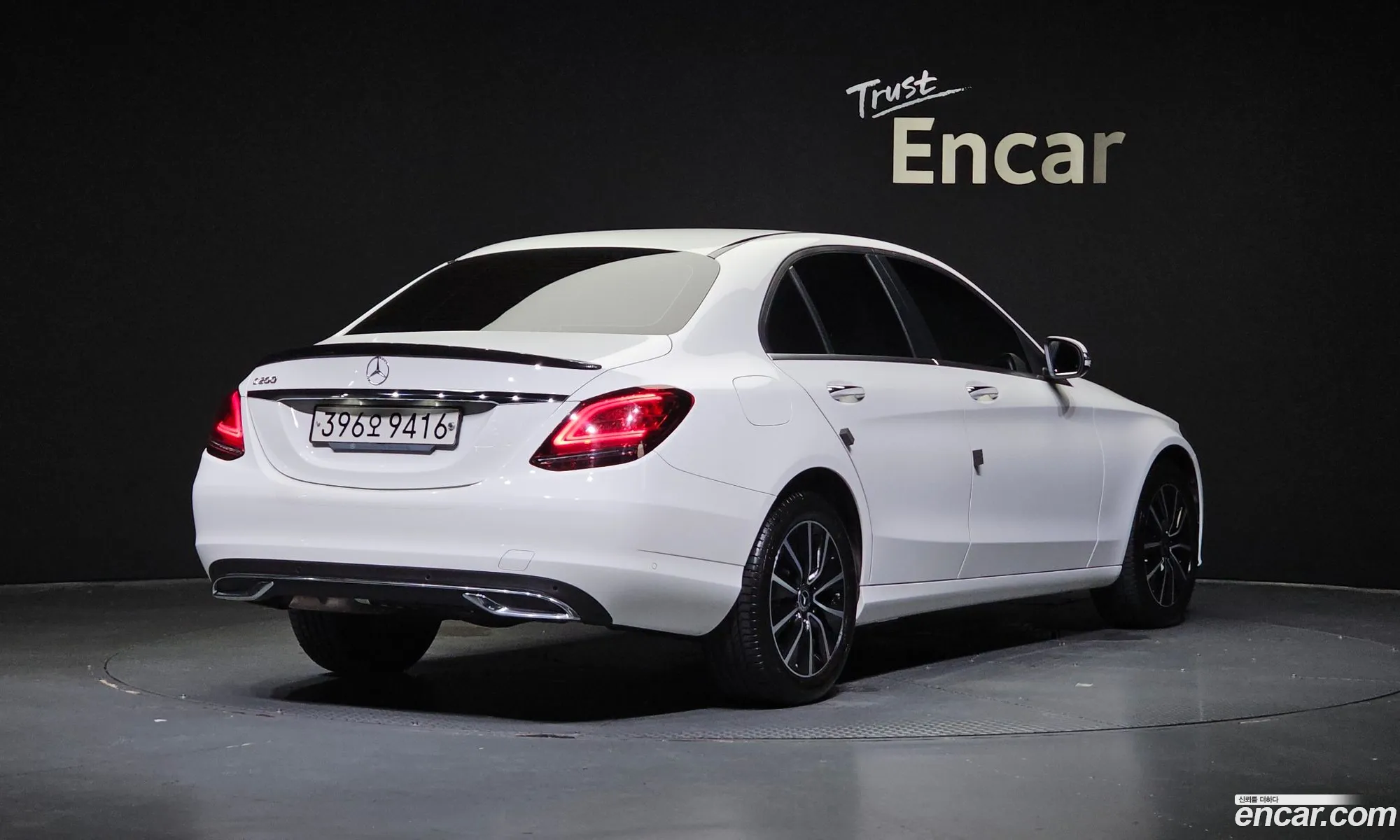 Benz C-Class W205 C200 - фотография 19043476