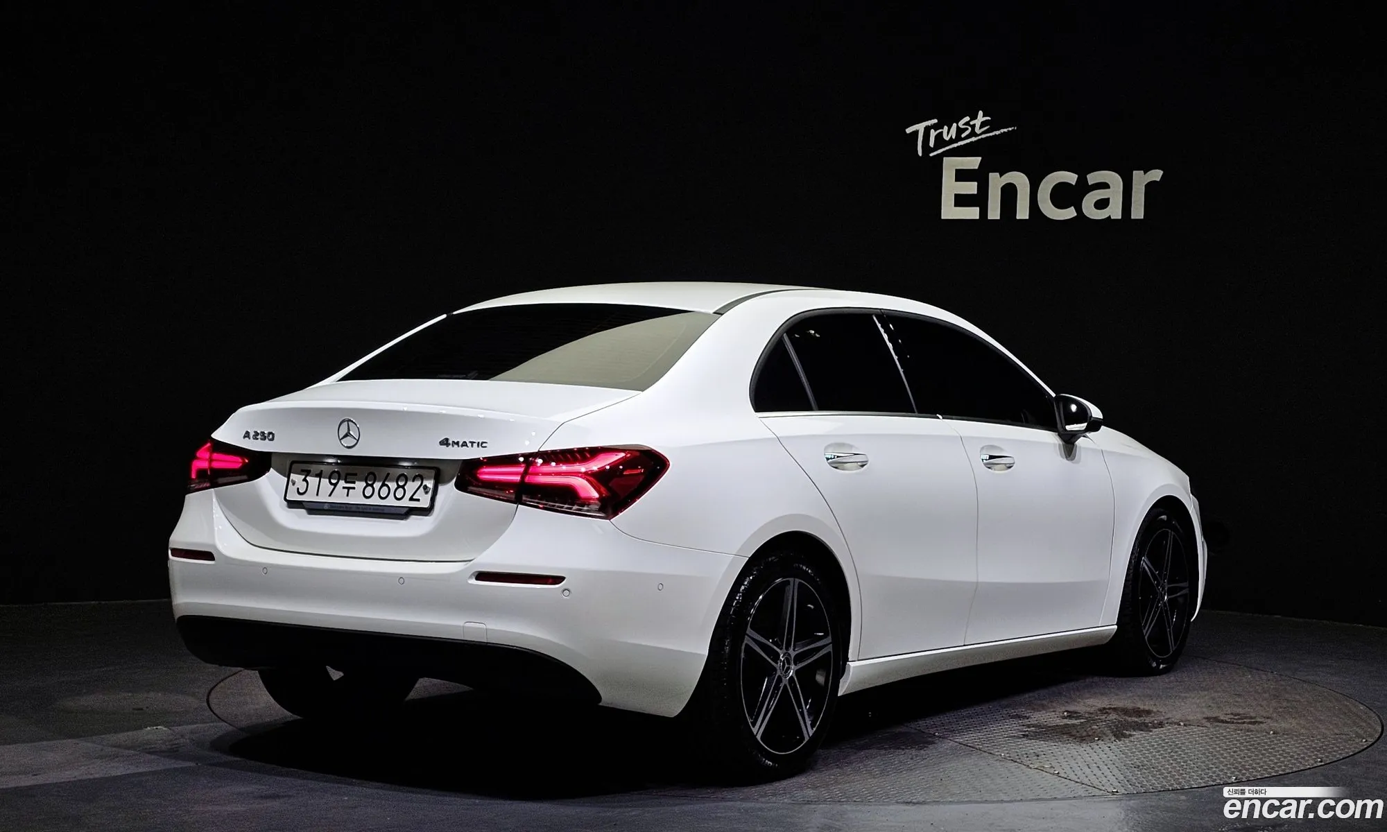 Benz A-Class W177 A250 4Matic Sedan - фотография 19043464
