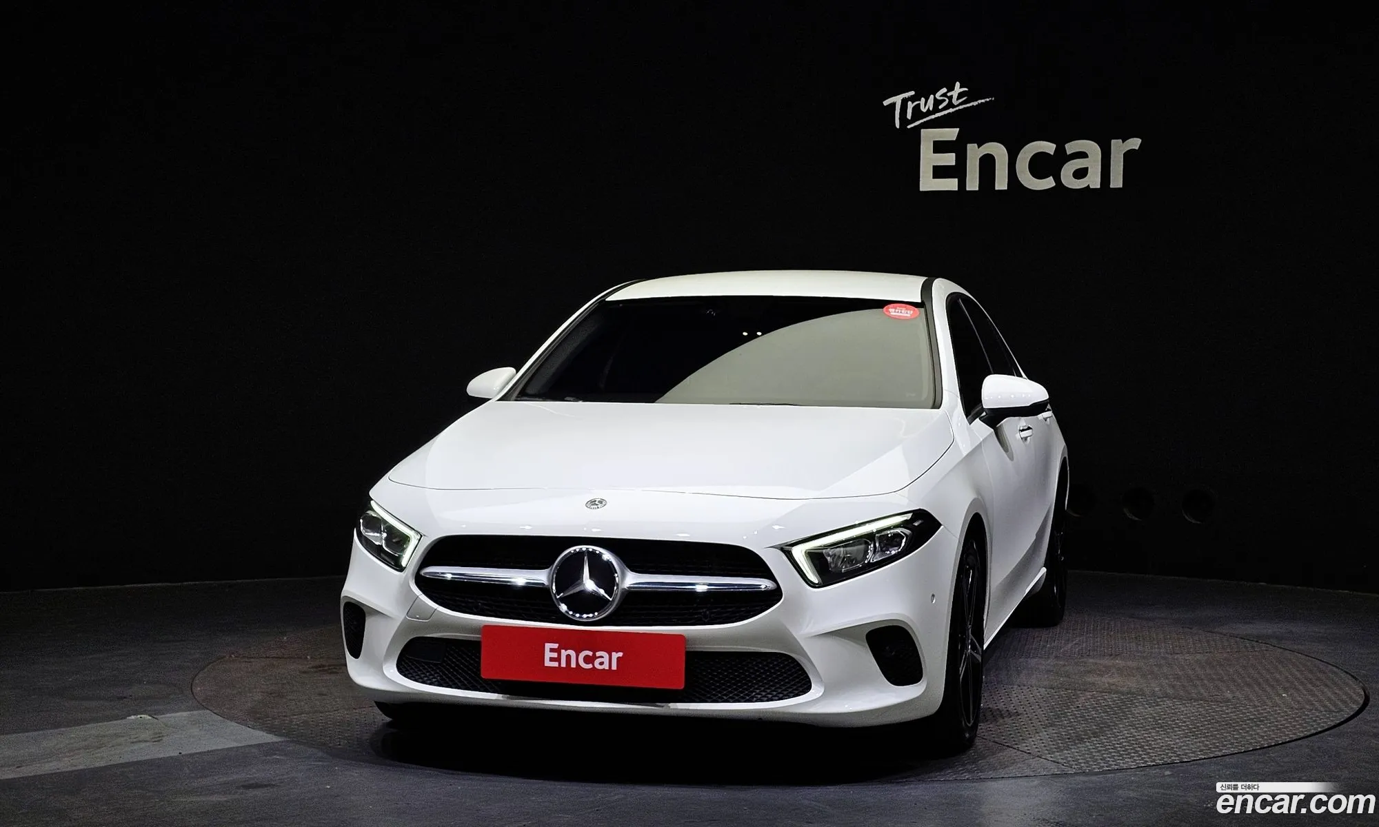 Benz A-Class W177 A250 4Matic Sedan - фотография 19043465
