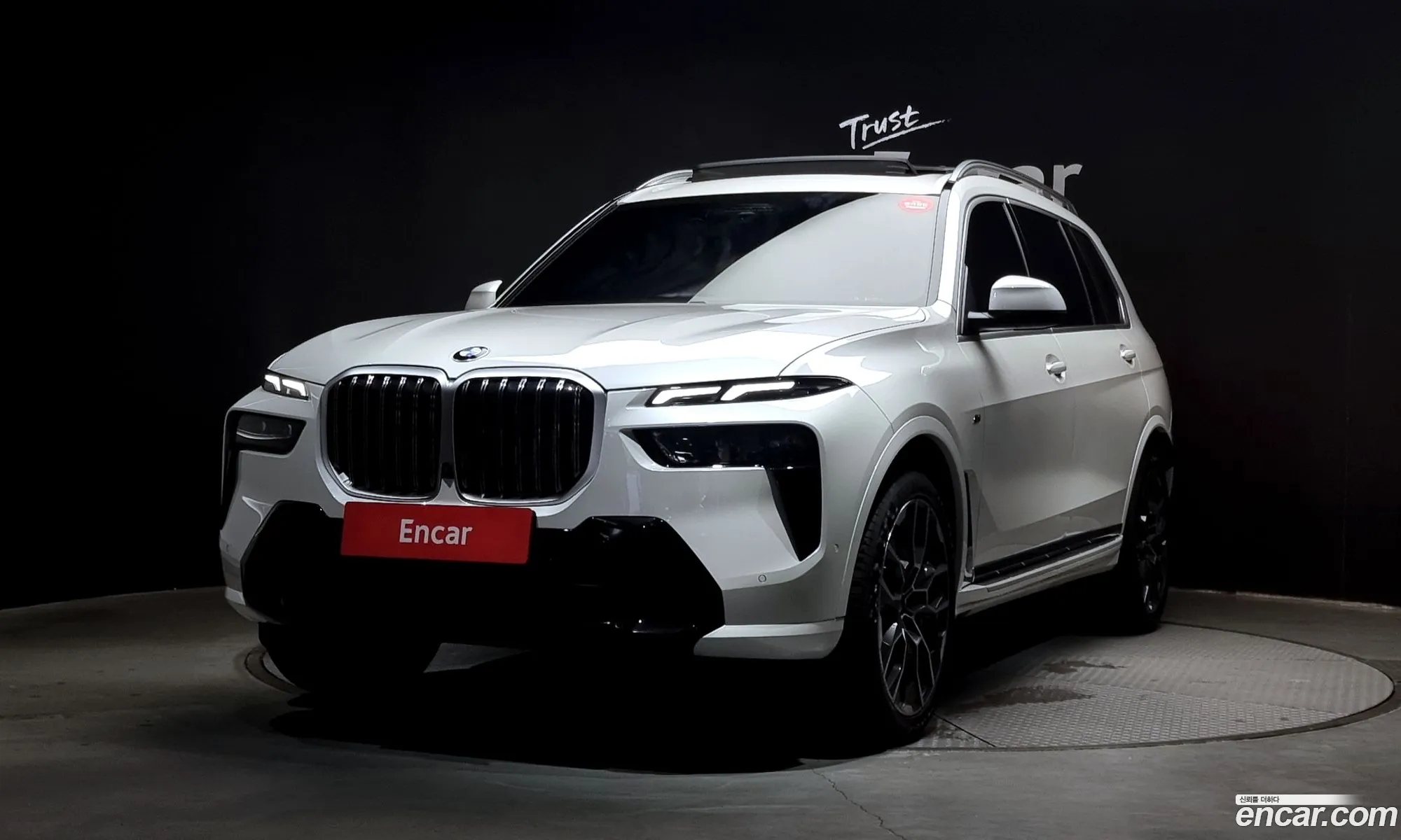 BMW X7 xDrive 40I M Sports 6-Seater 2023 - фотография 1034239