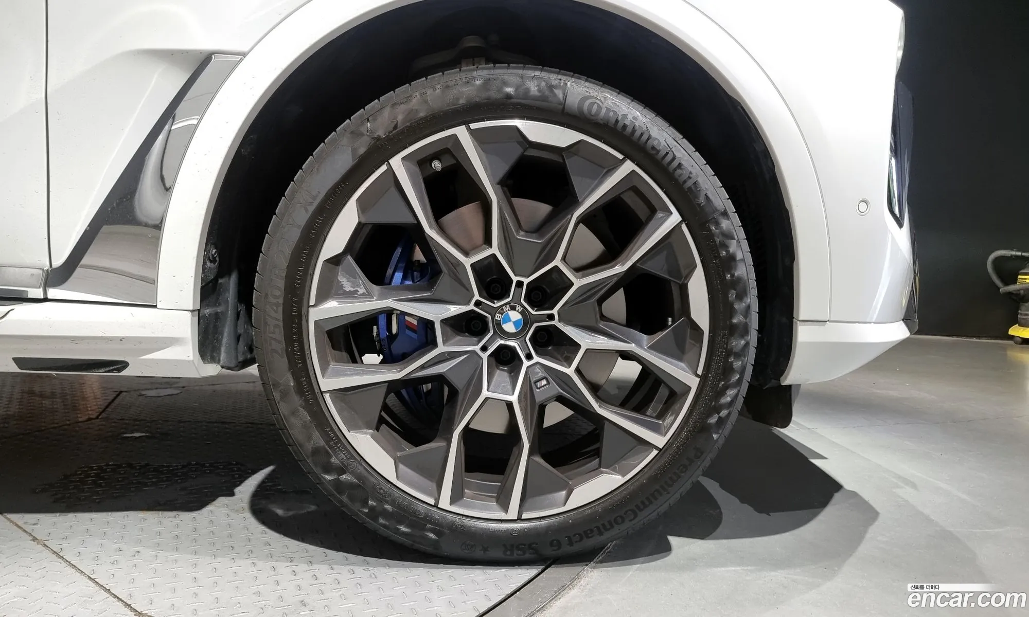 BMW X7 xDrive 40I M Sports 6-Seater 2023 - фотография 1034243