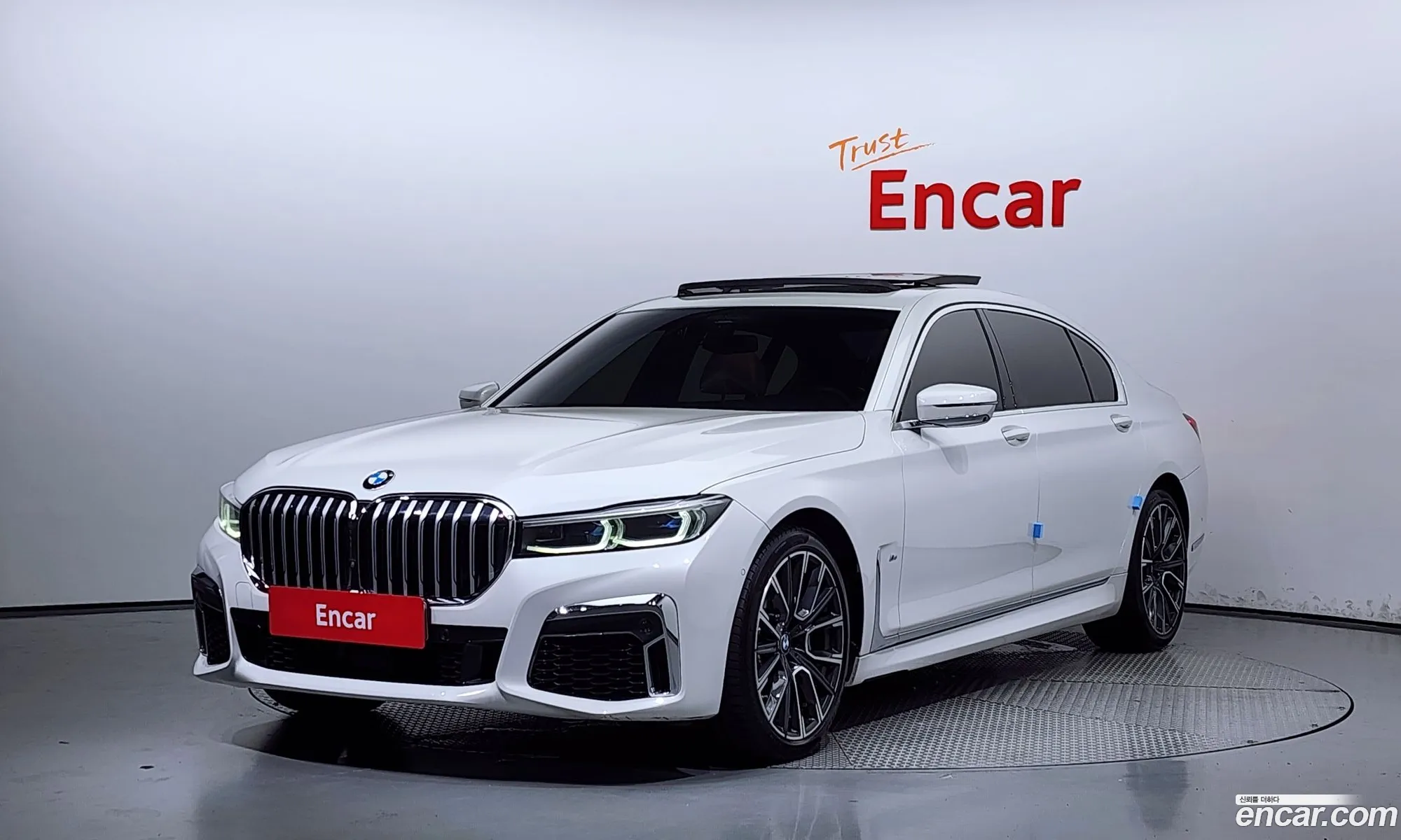 BMW 7 Series G11 740Li xDrive M Sports - фотография 6743448